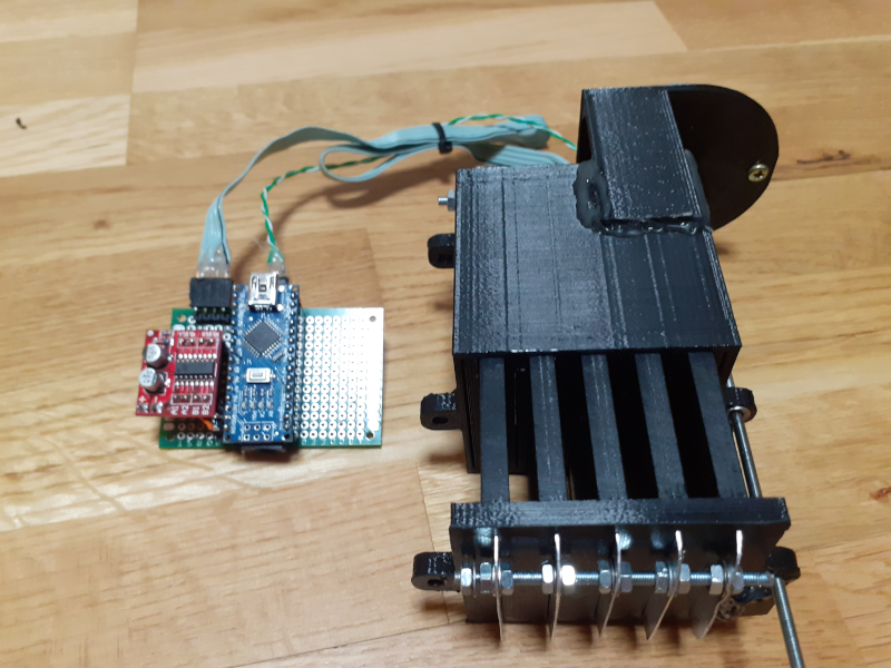 Experimental QRO magloop slide variable capacitors (3 and 5mm spacing, ~3-90 pF)