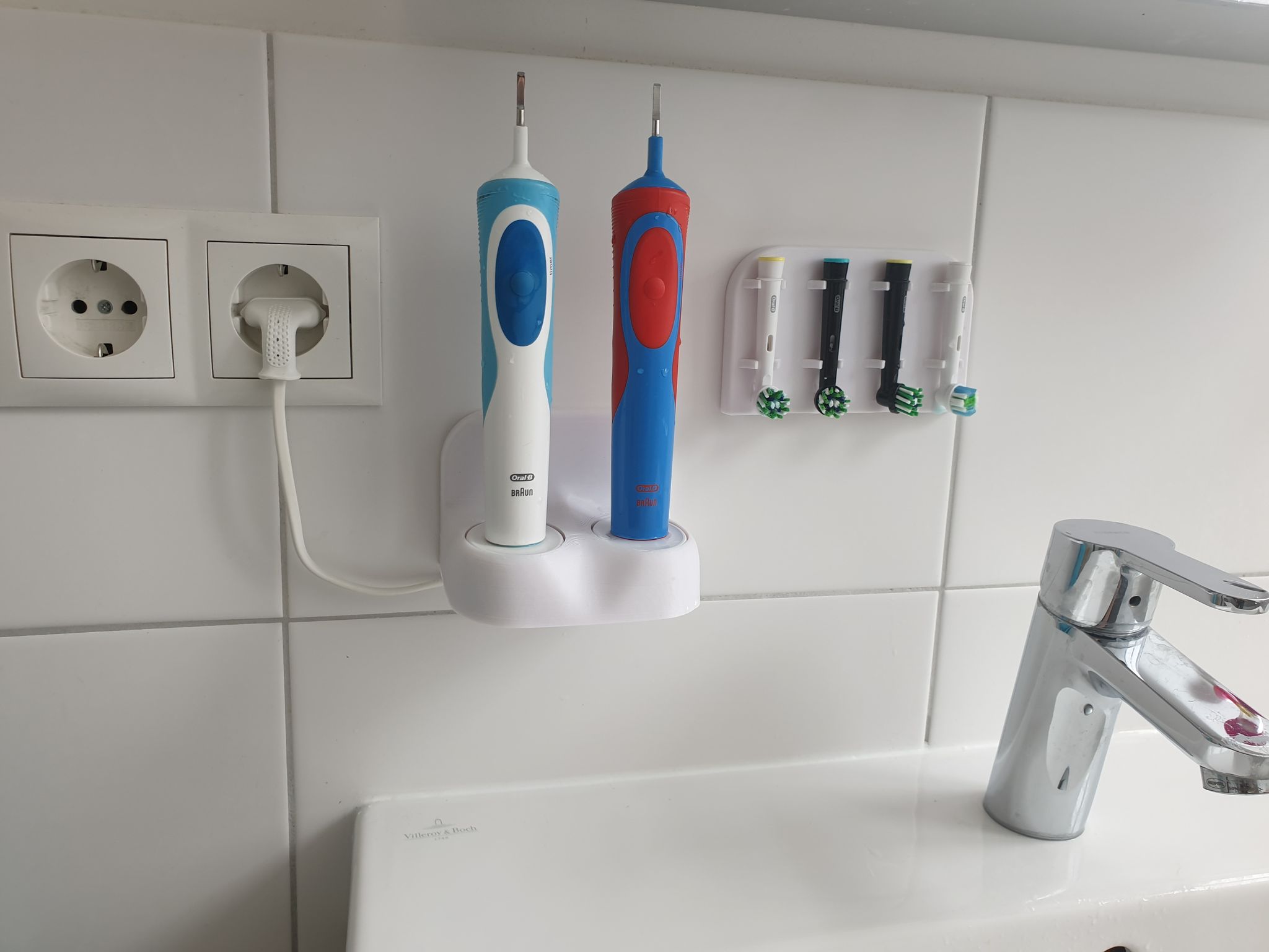 Oral-B Toothbrush Braun 3757 dual wall mounts