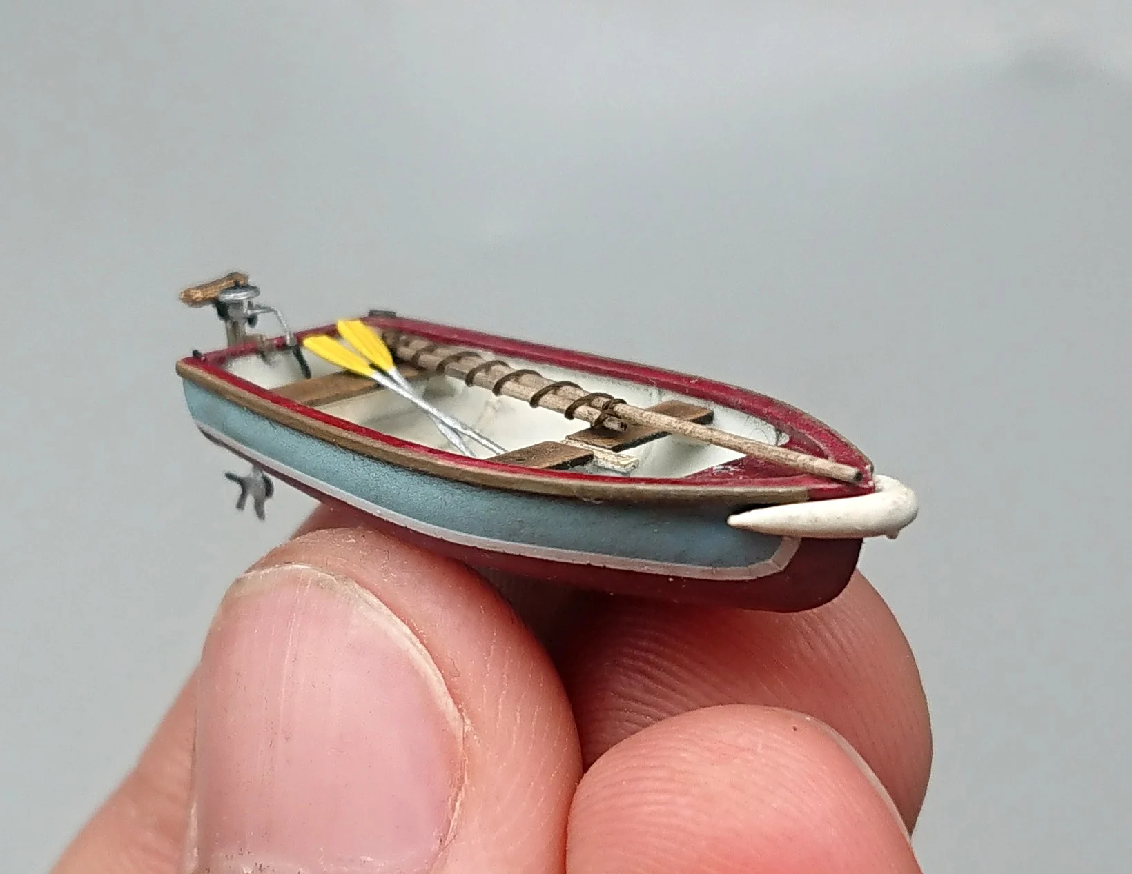 Sailing Dinghy "Rode Neusje" - 1:87 scale, 1:6 scale