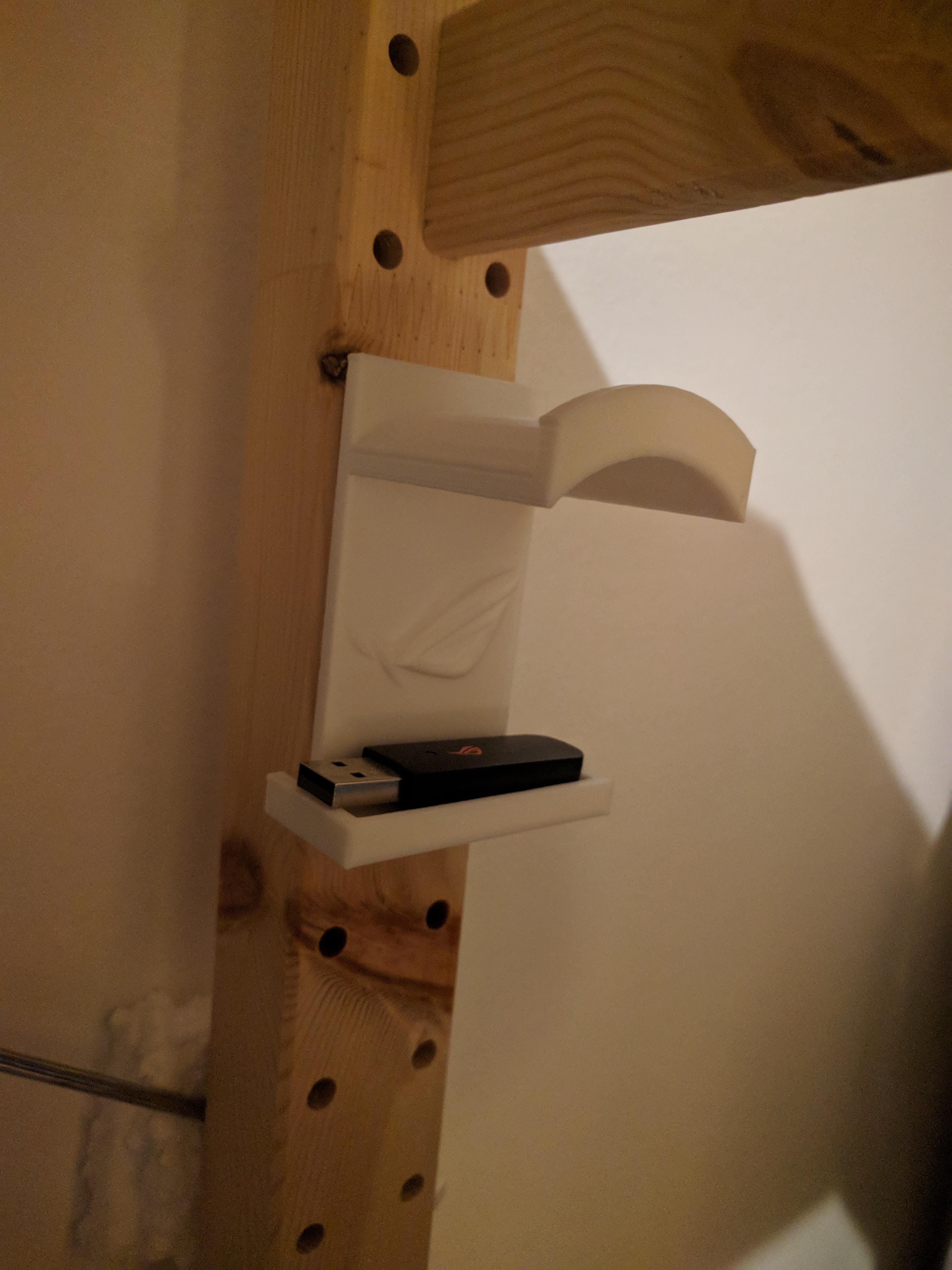 Asus Rog headphone support with USB for IKEA and screws