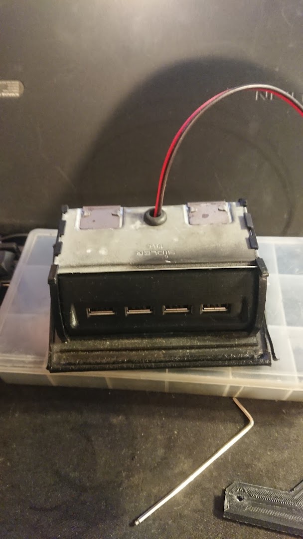 Volvo 740 - 760 - 940 - 960 rear seat ashtray USB mount