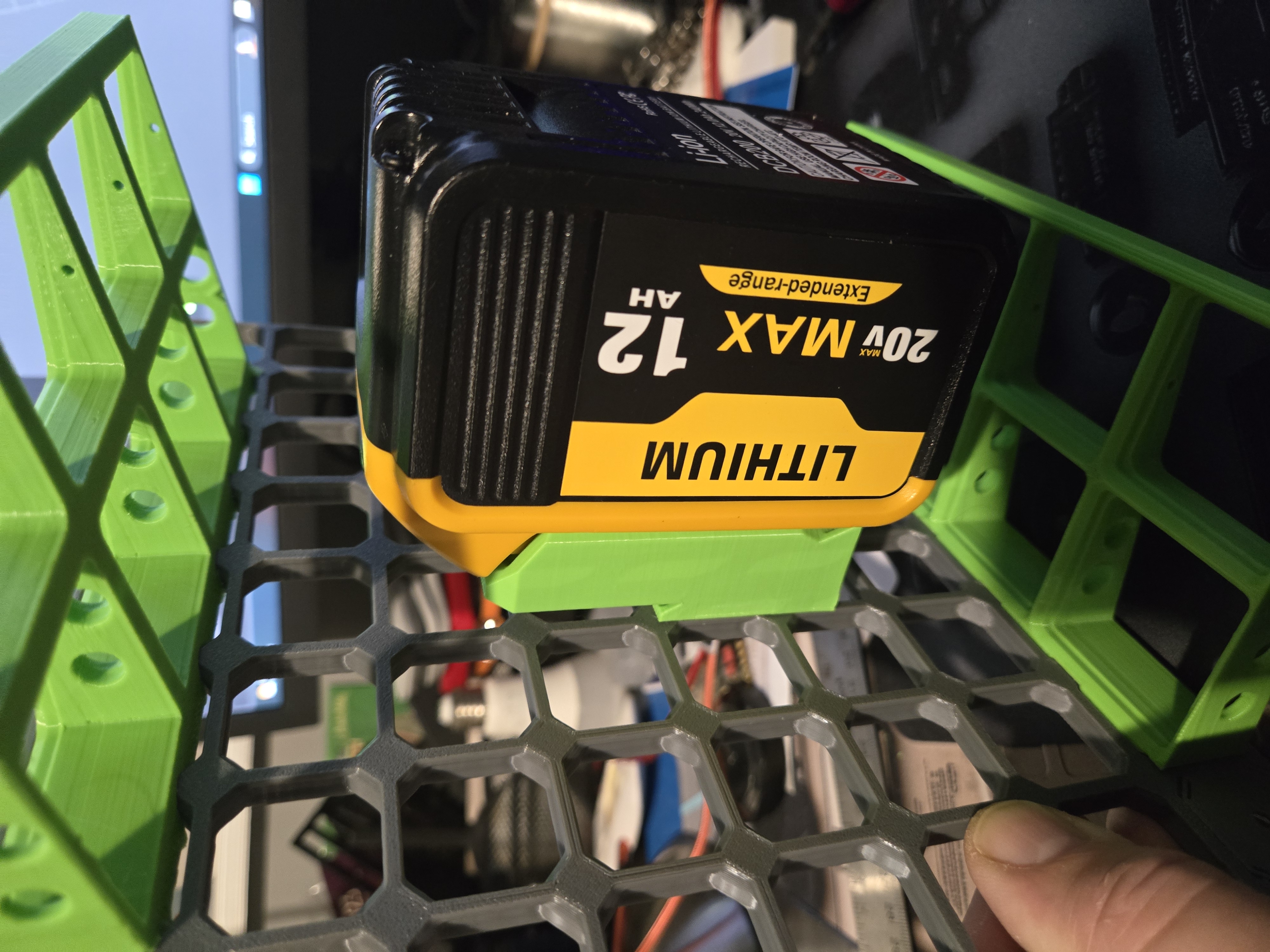 OpenGrid Dewalt 20v Battery Holder