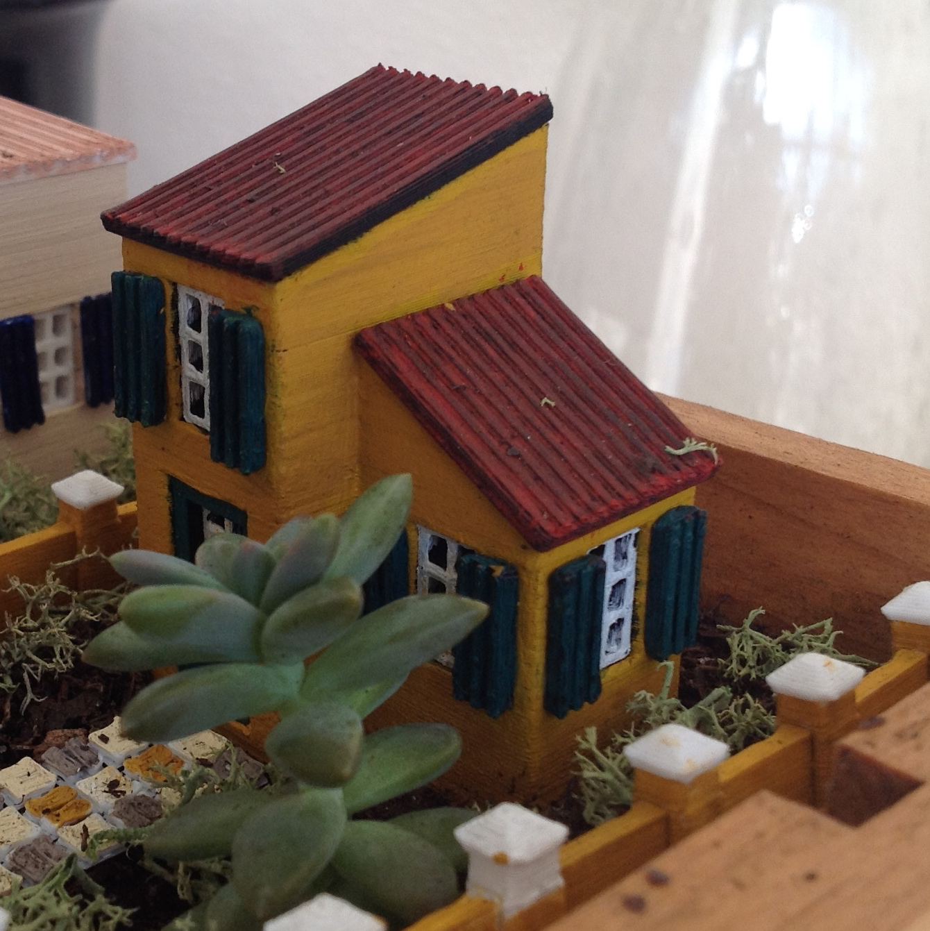 Miniature House Mediterranean 1