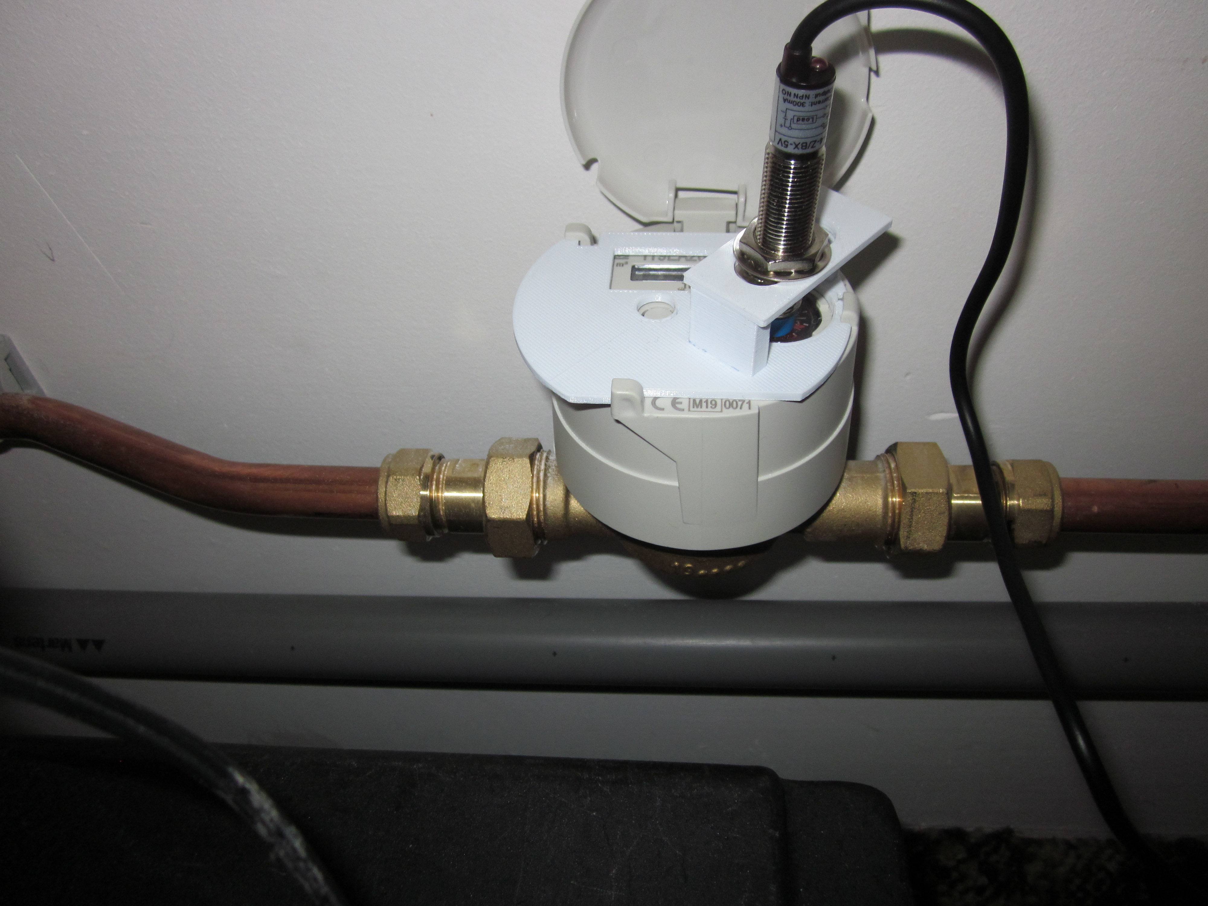 Sensor holder for Unimag Itron watermeter