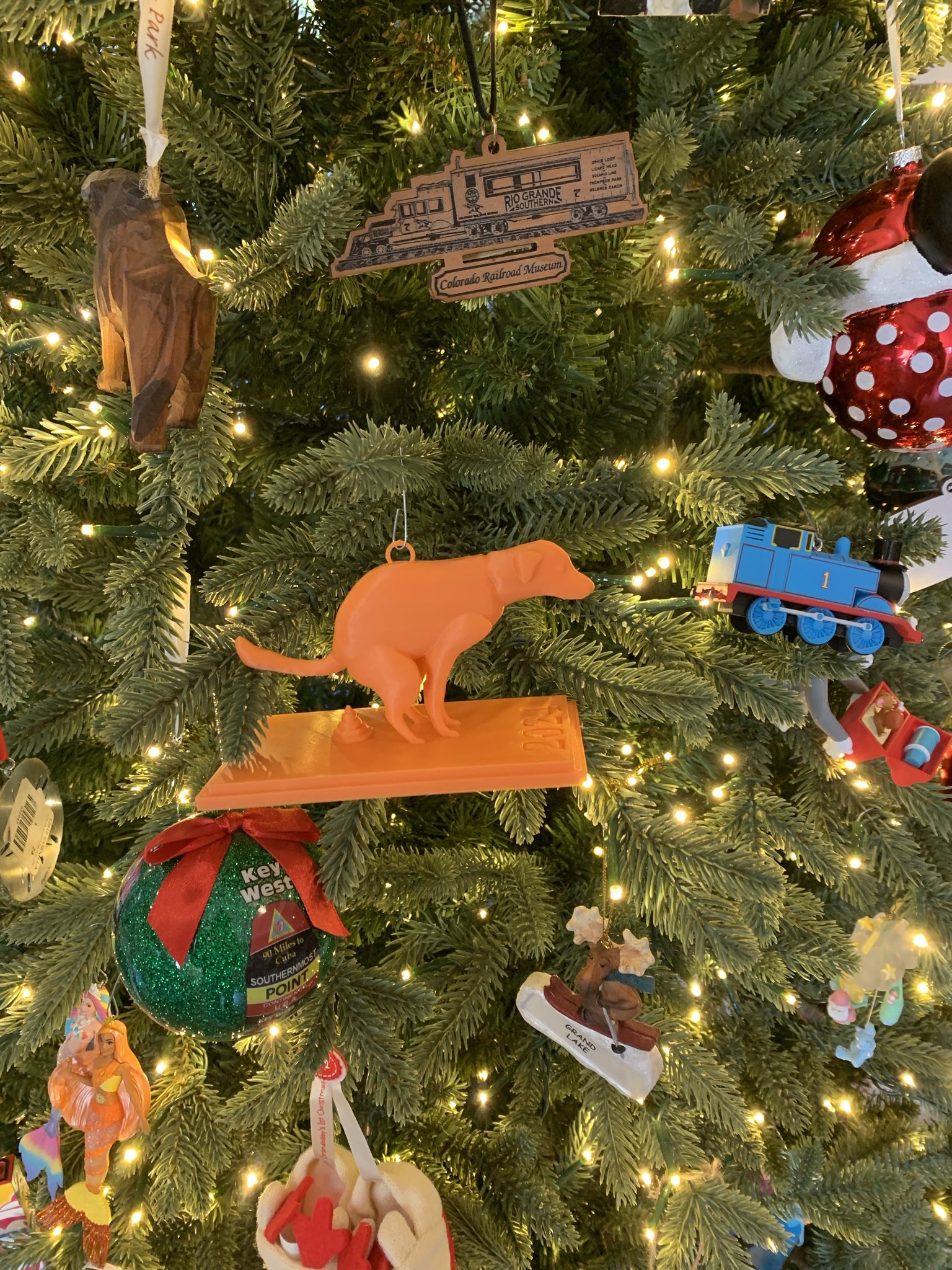 Dog Pooping Ornamet