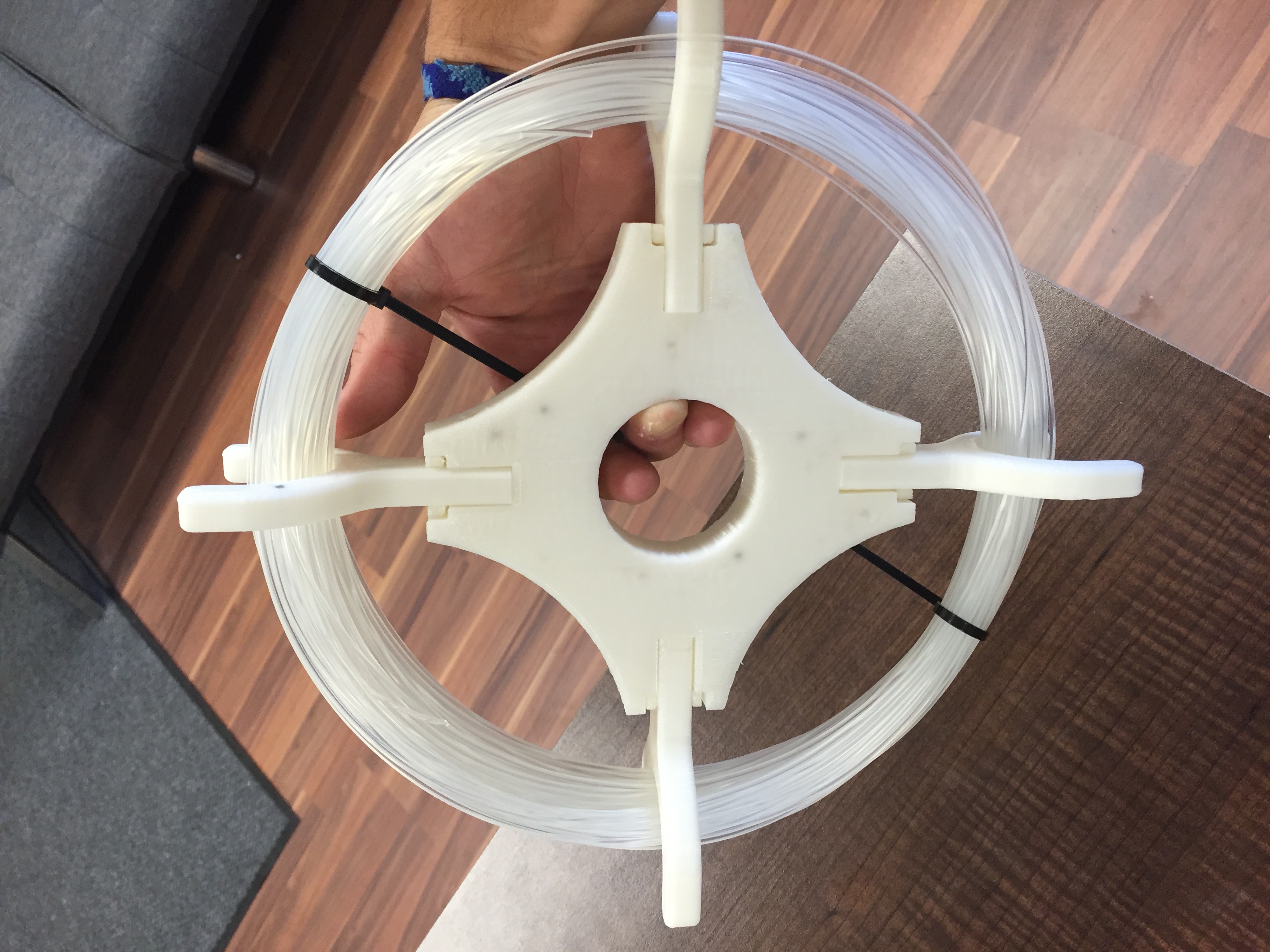 Collapsible filament reel holder