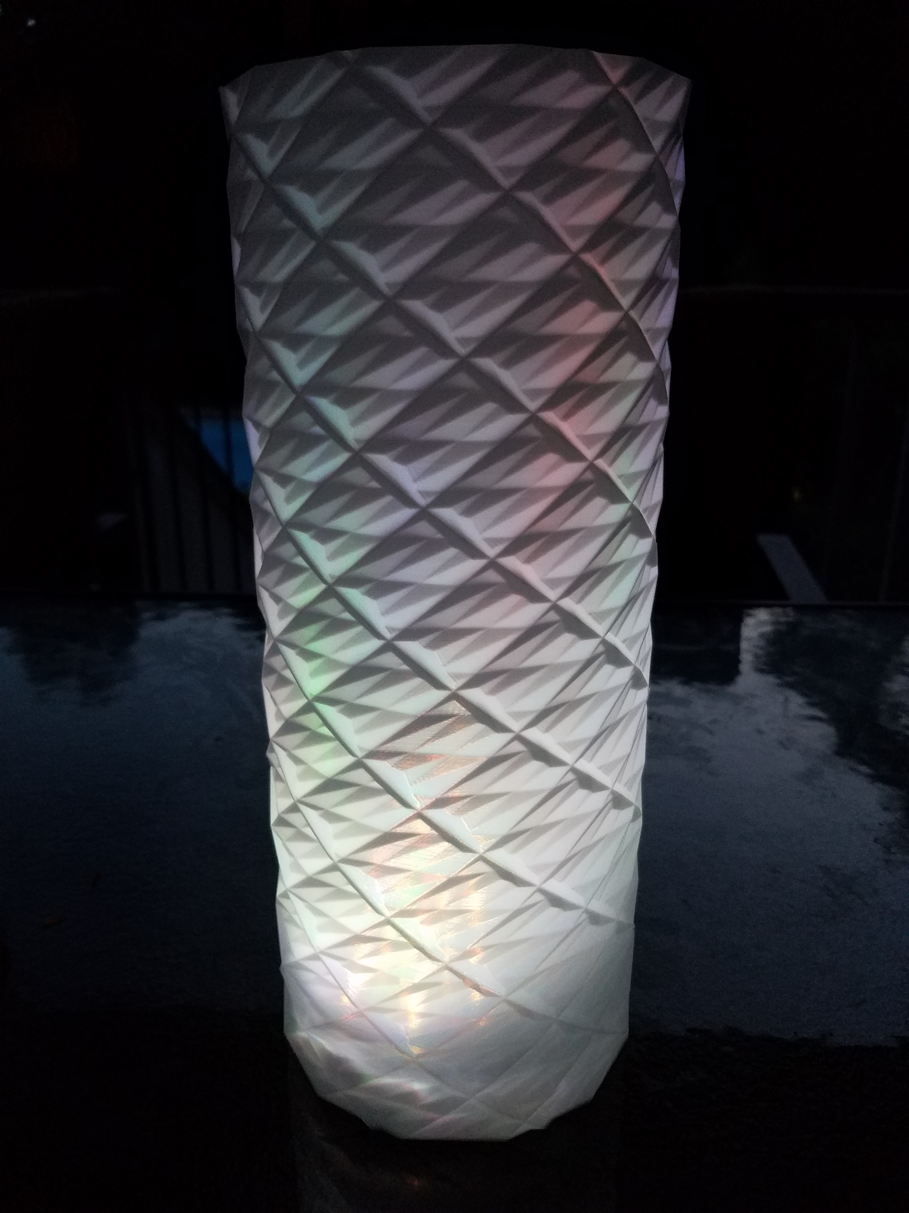 Spiral Geometric LED Tower Lamp (Vase Mode)