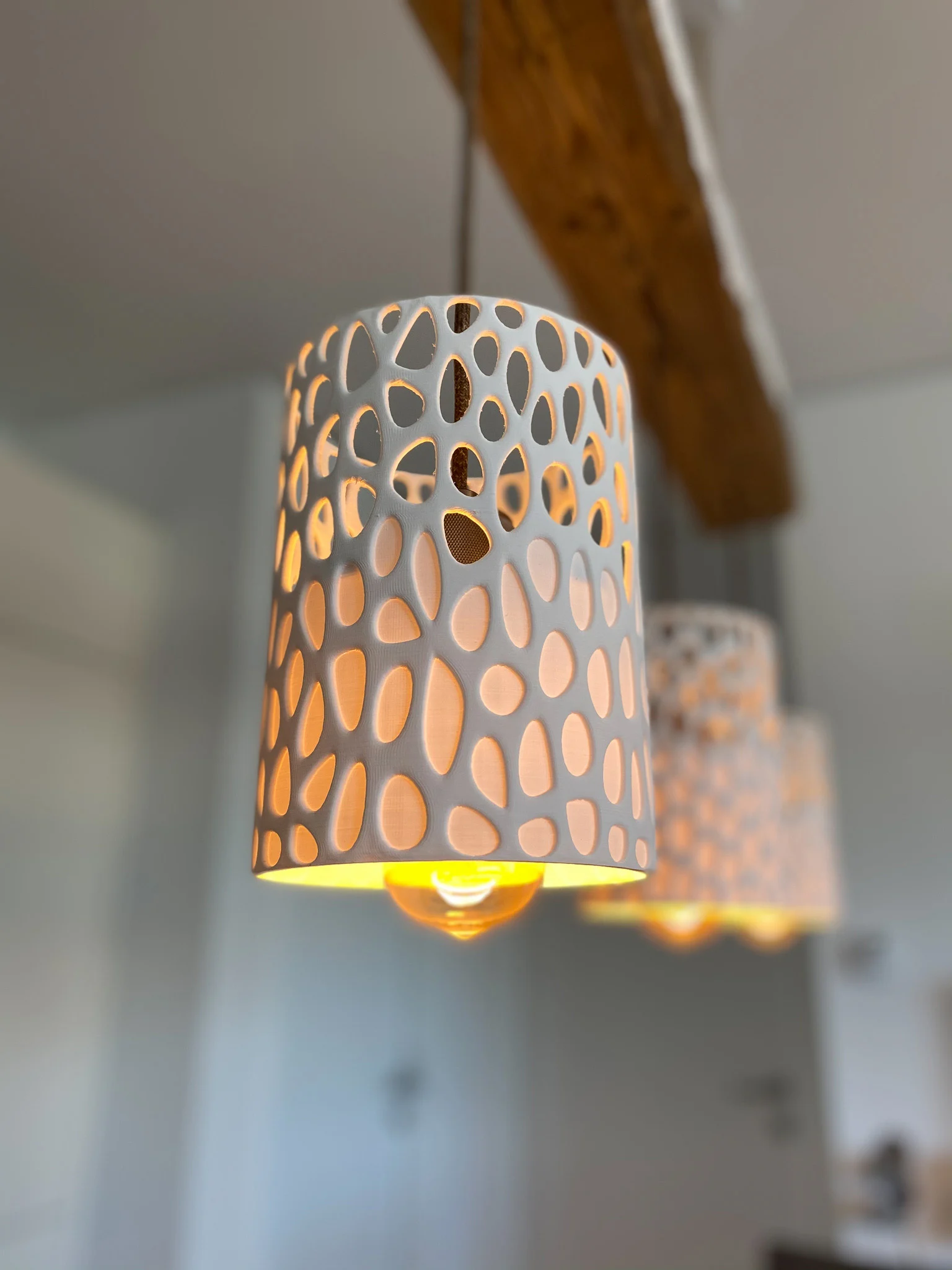 Voronoi dining table lamp