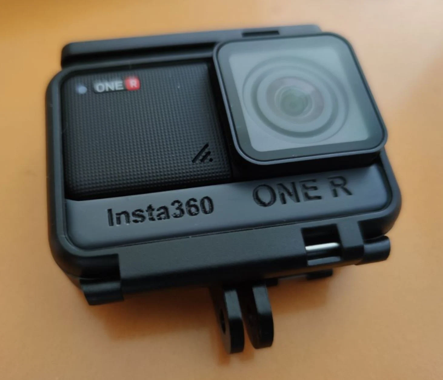 INSTA 360 ONE R simply dummy battery.