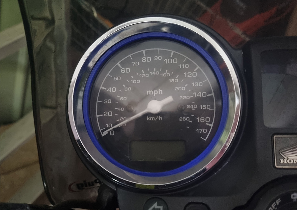 Honda Hornet 900 , 919 clock halo
