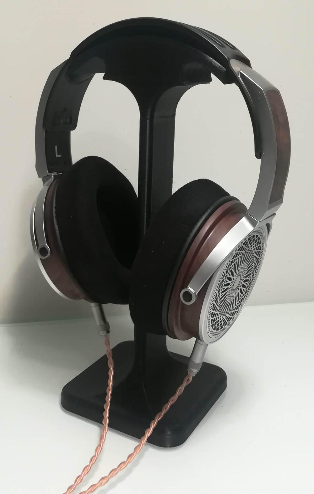 Tall headphone stand with weighted base