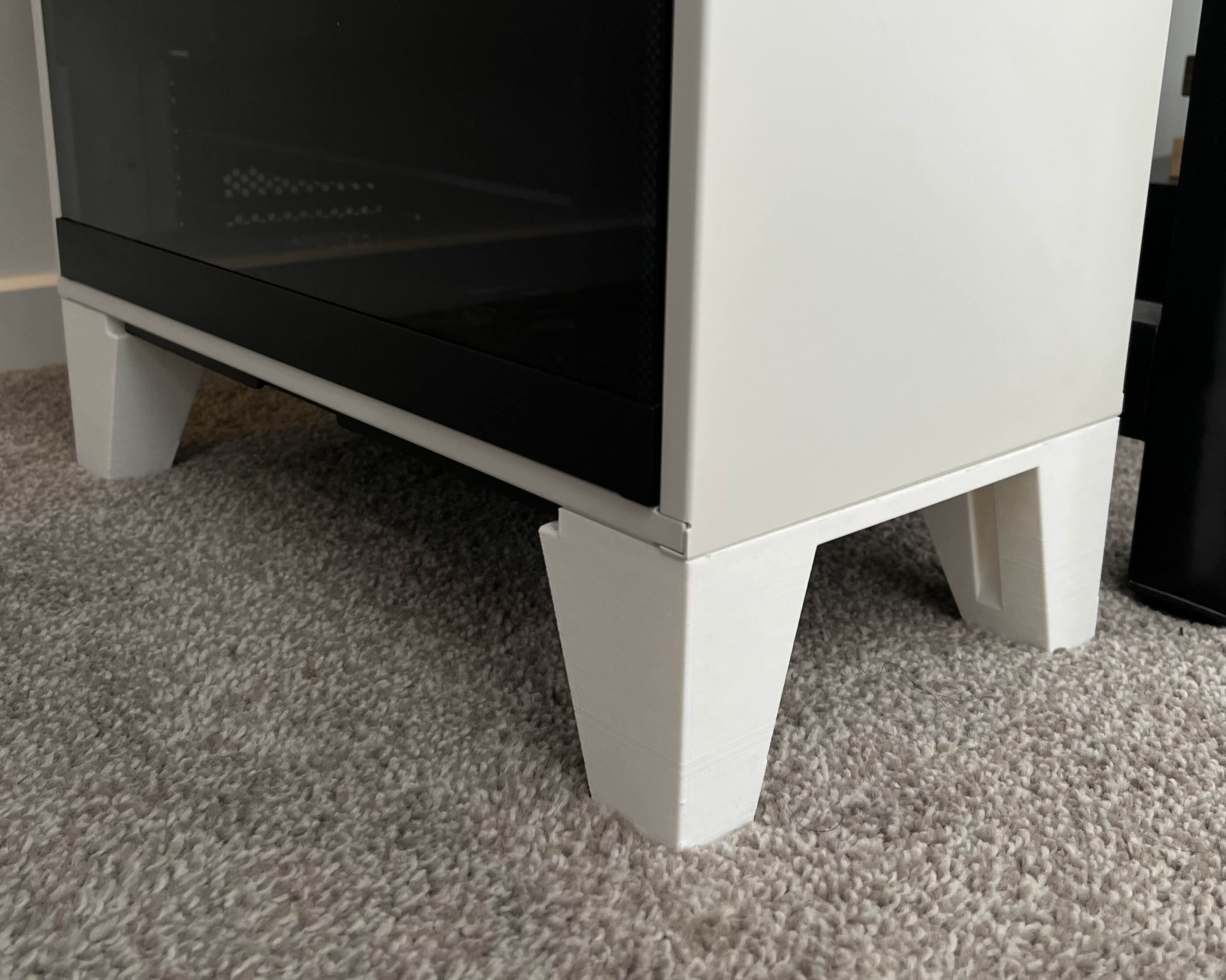 InWin 301 Case Feet - Carpet