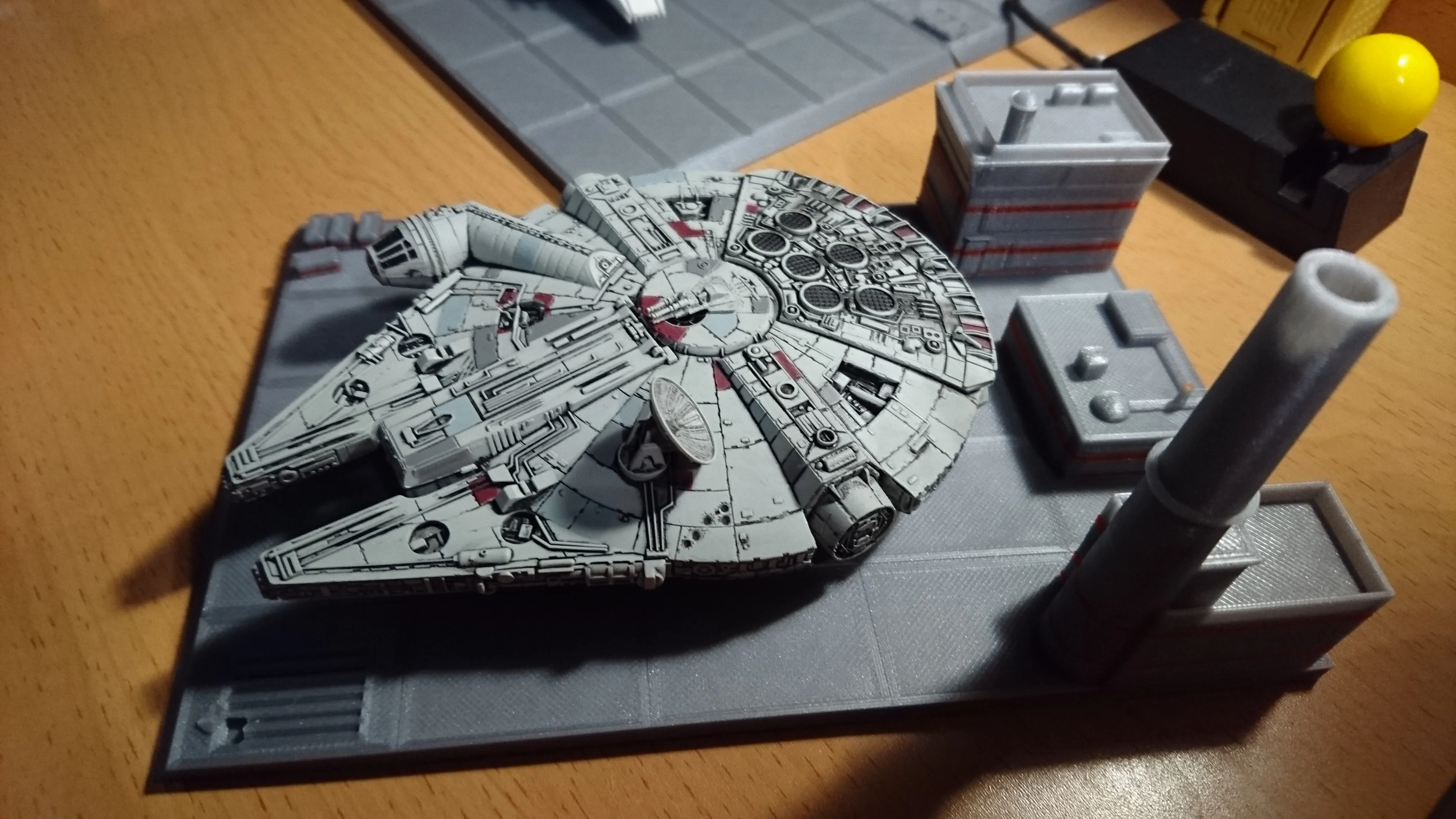 Star Wars X-Wing LANDING PAD for Millenium Falcon