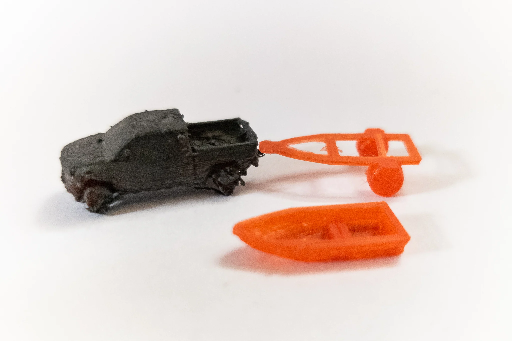 Z scale boat and trailer