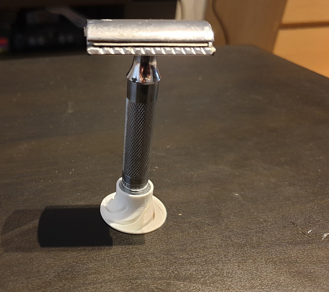 Safety Razor Stand - Merkur 34c