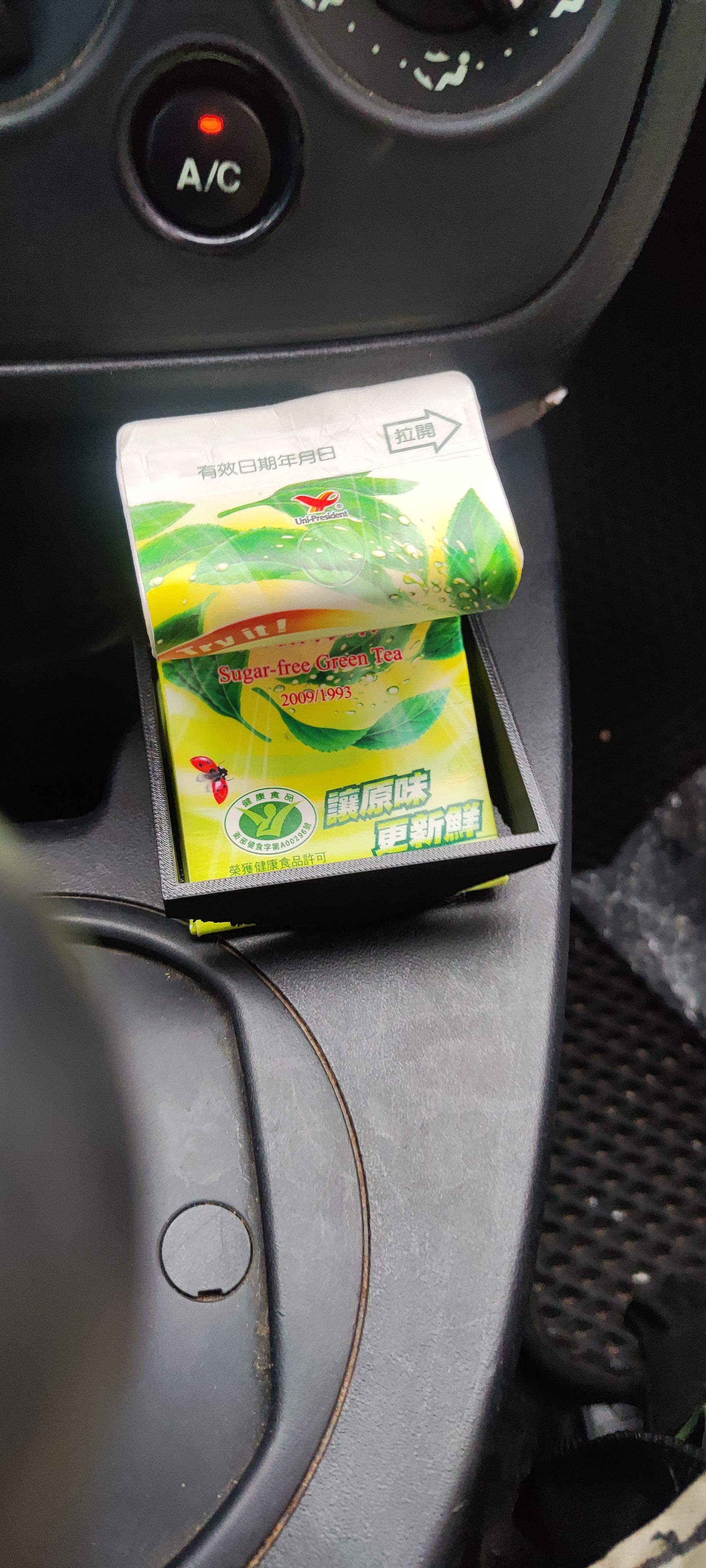 The 680cc (73mmx73mm) Tetra pack to Car bar hole transfer holder