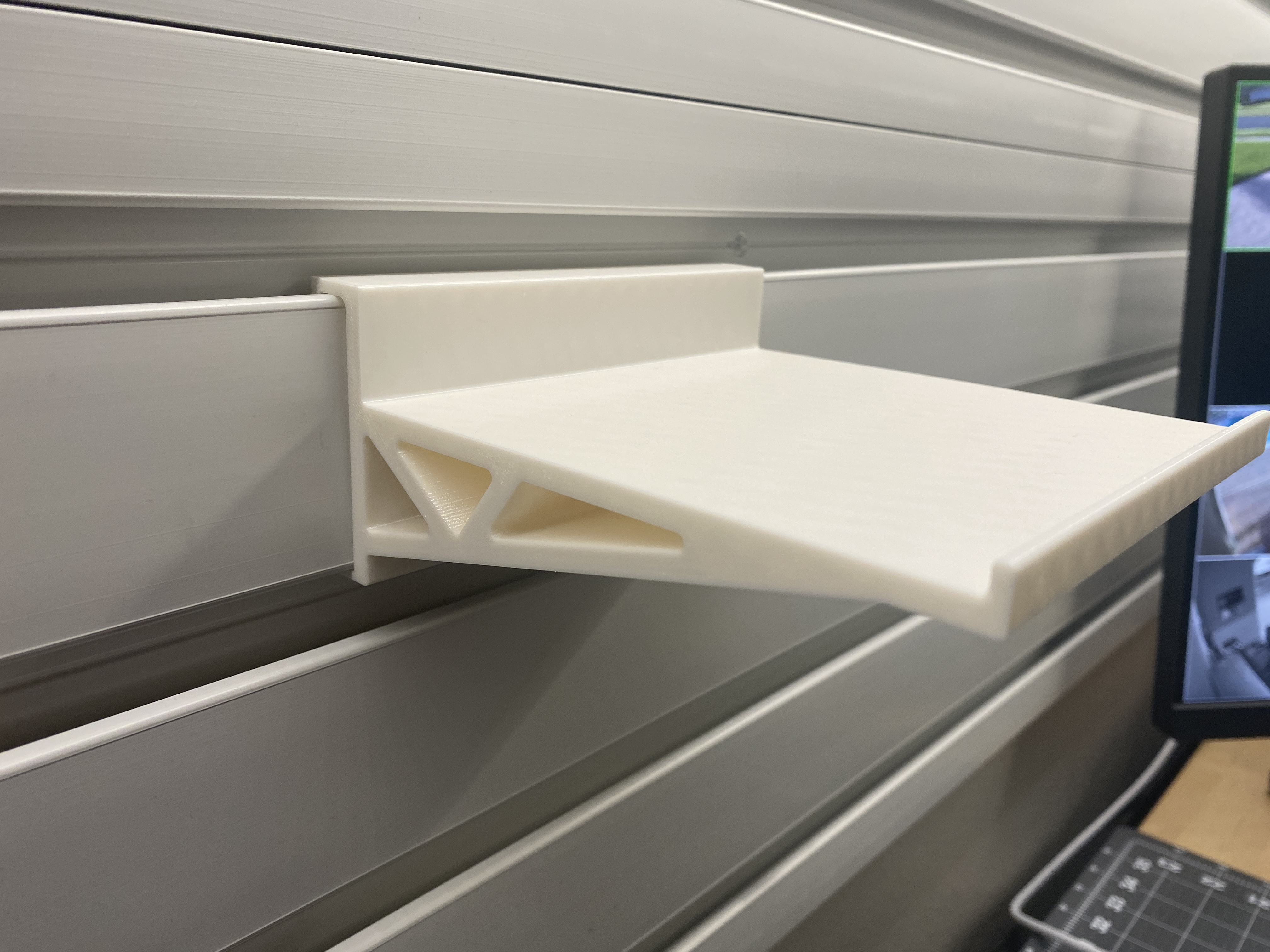 Gladiator GearTrack Gearwall mini shelf