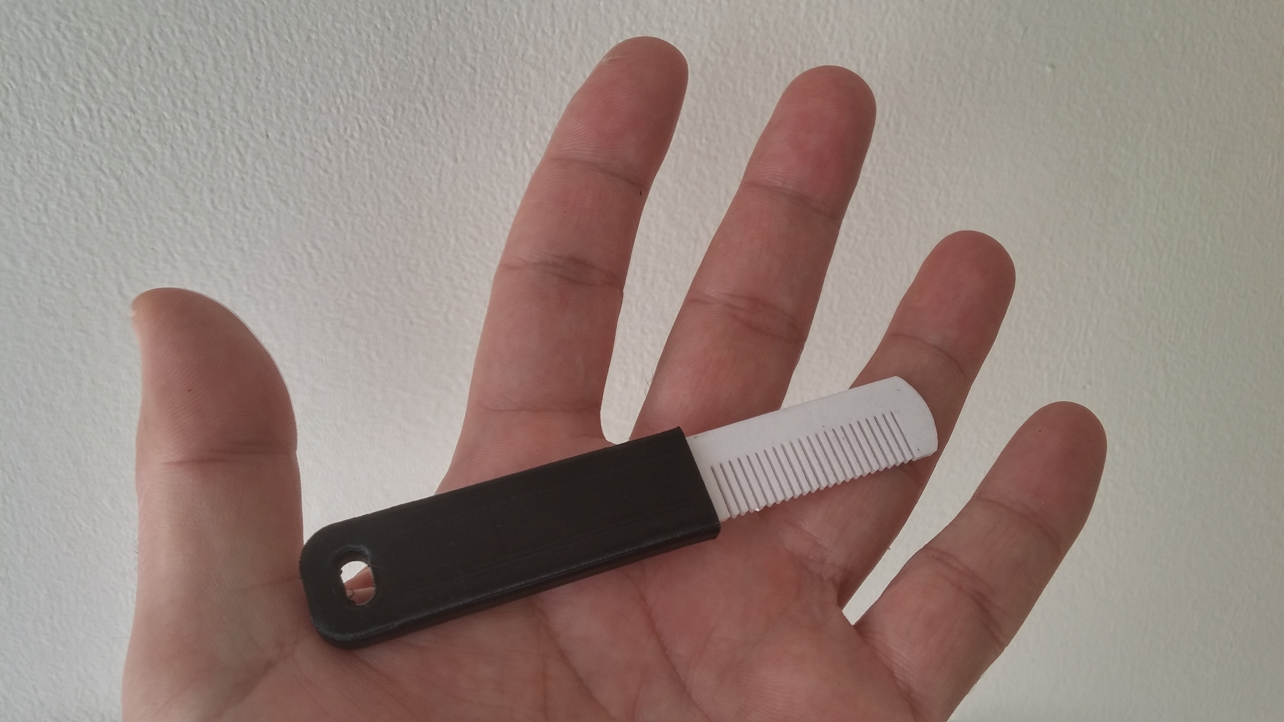 The Pocketeer - Miniature Key Tag Comb