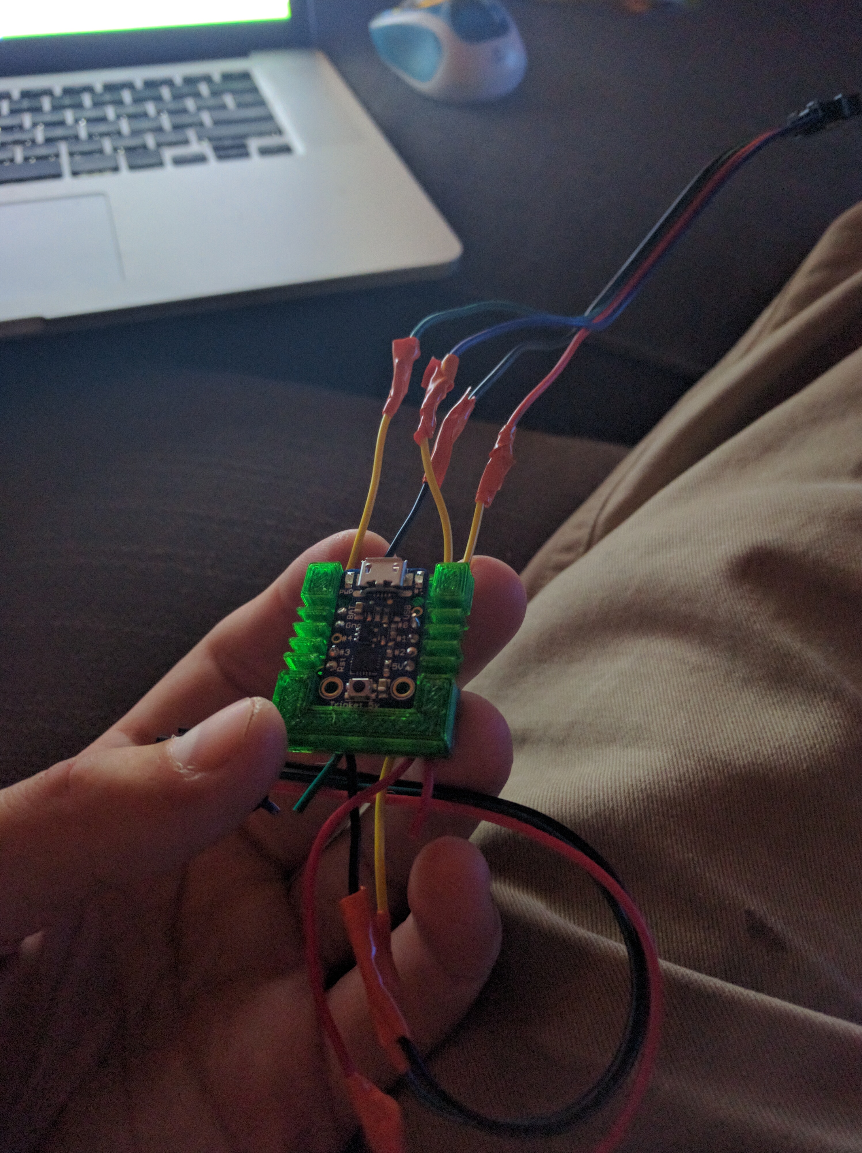 Adafruit Trinket wire organizer and holder