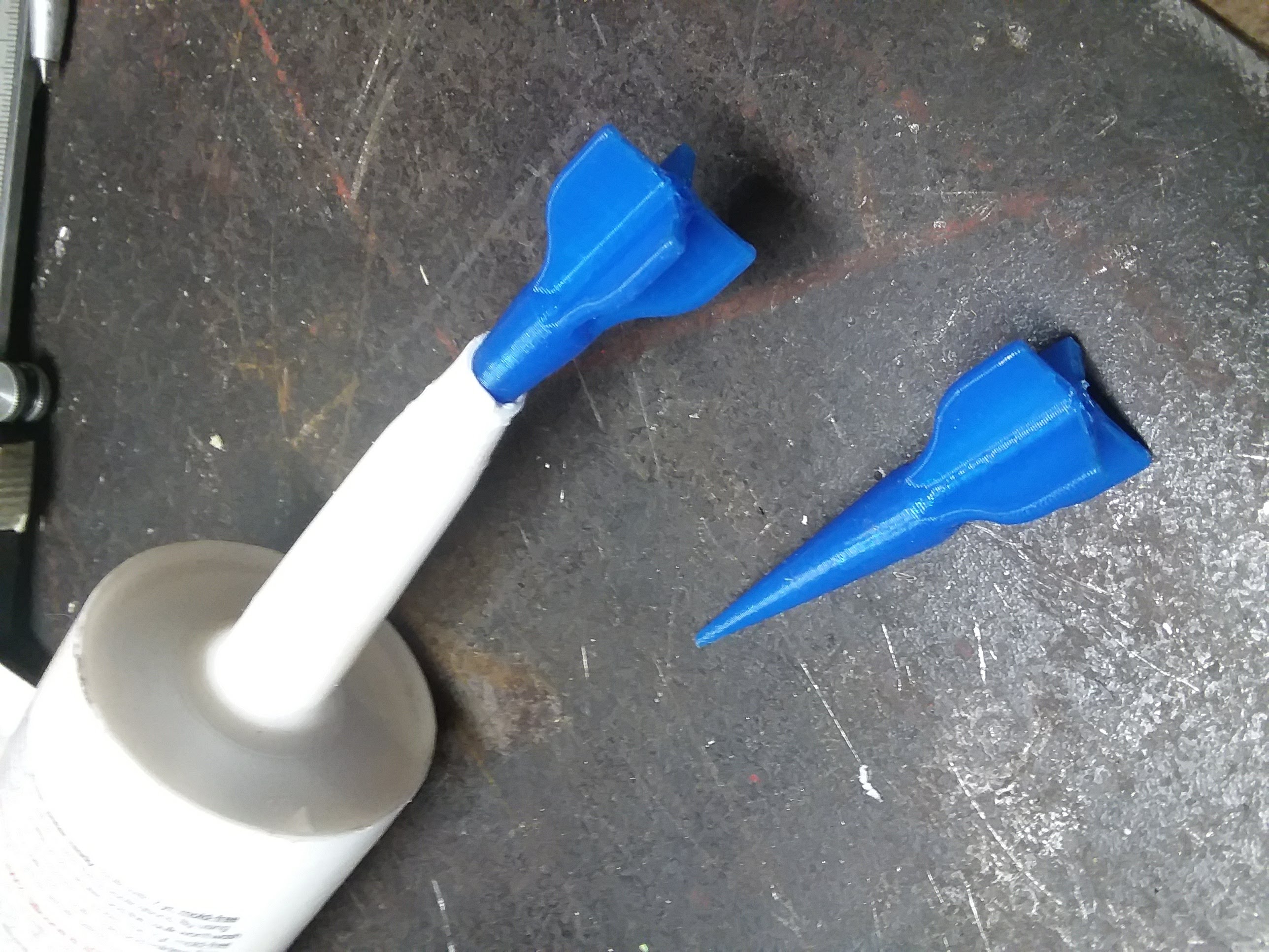 Caulk Rocket - Sealant Tube Saver Plug