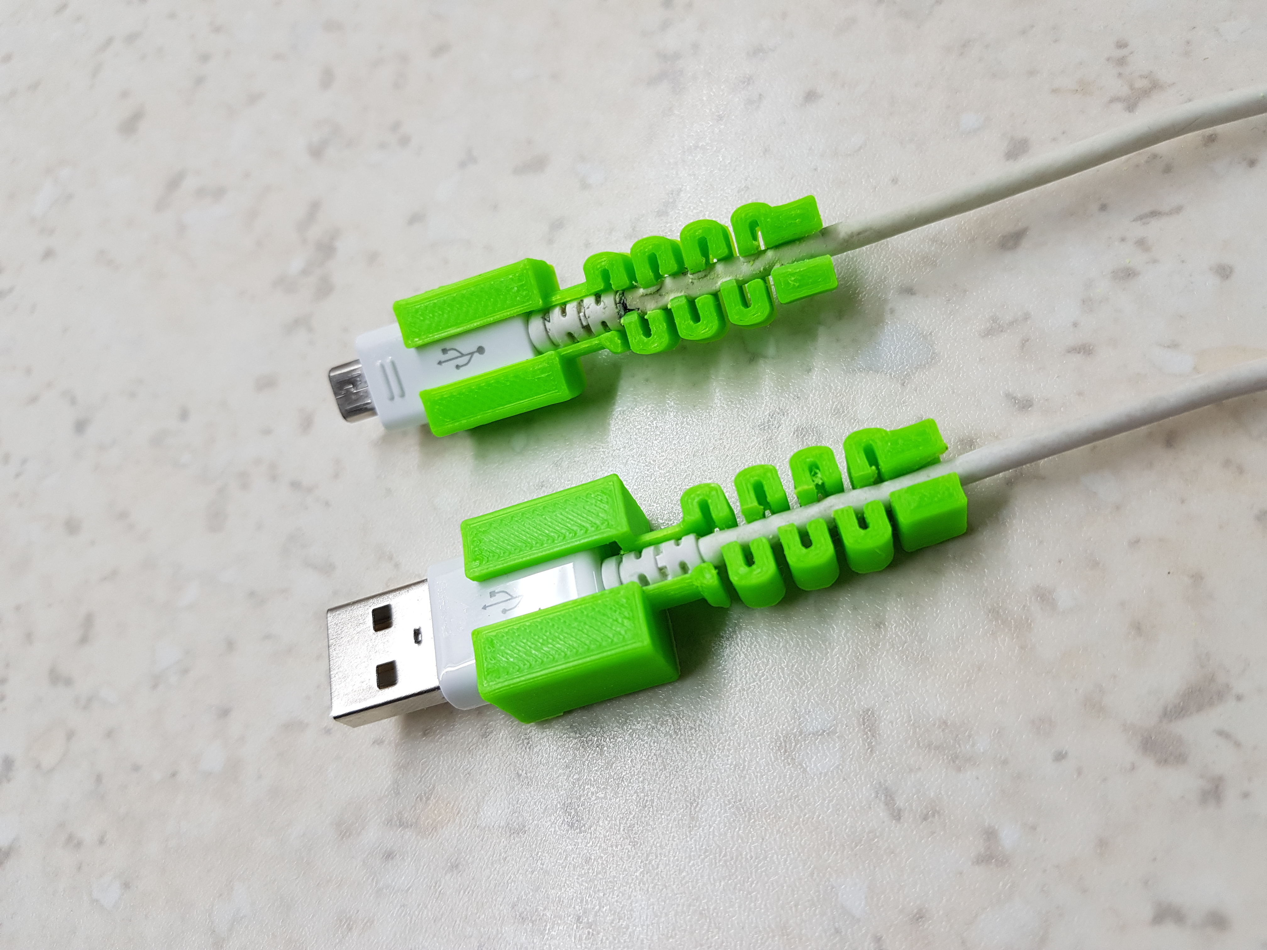 Parametrizable USB Cable Protector