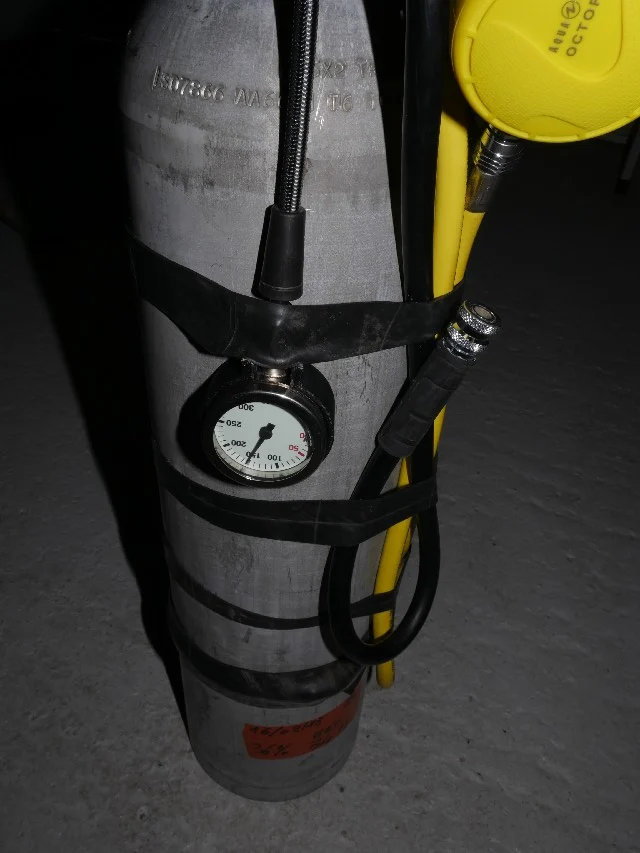 A basic cap for your diving preasure gauge (52mm)