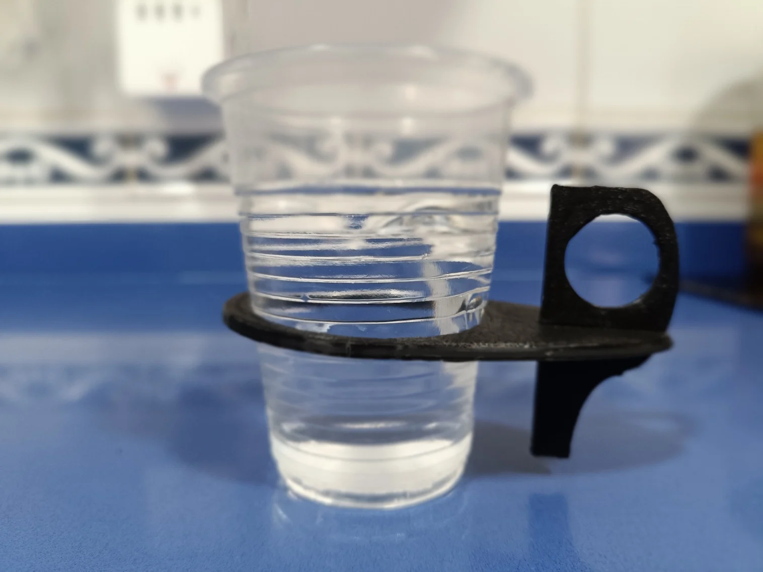 Handle for paper and plastic cups