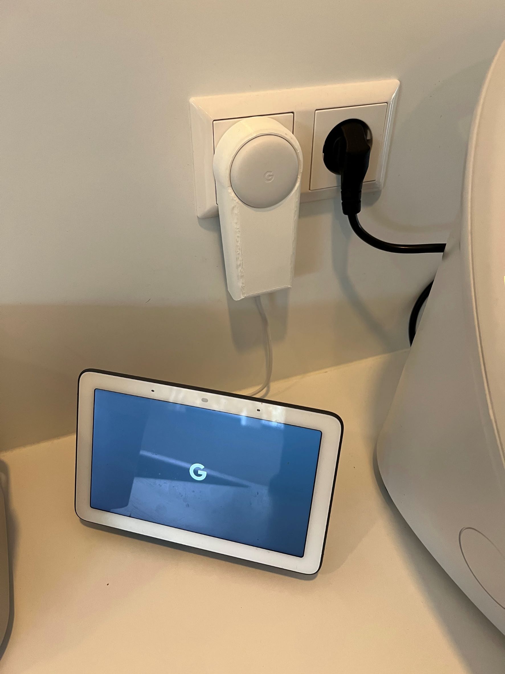 Google Nest Hub cable hider