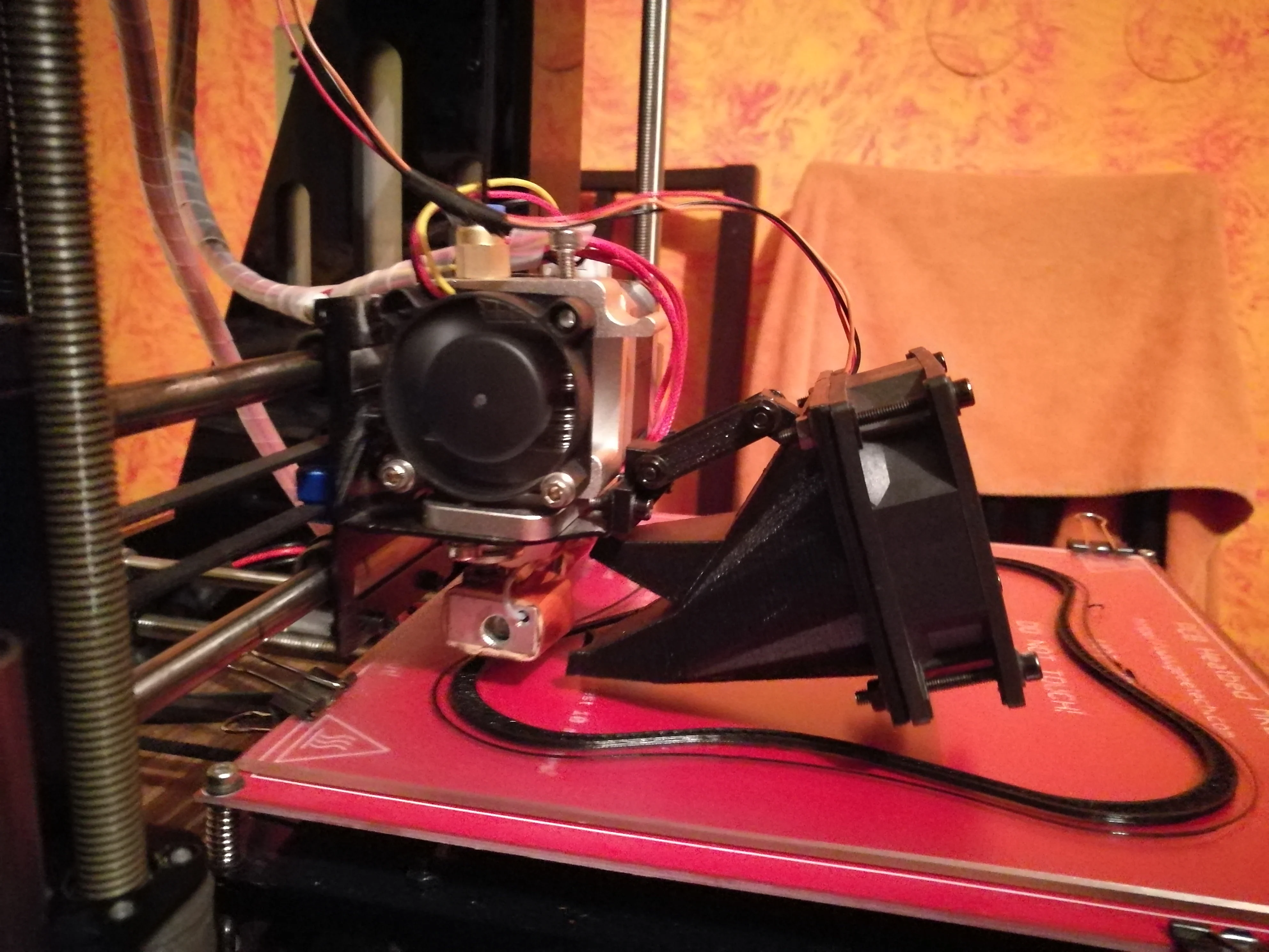 "Clogged nozzle killer" MK8 extruder nozzle cooler 60mm fan duct