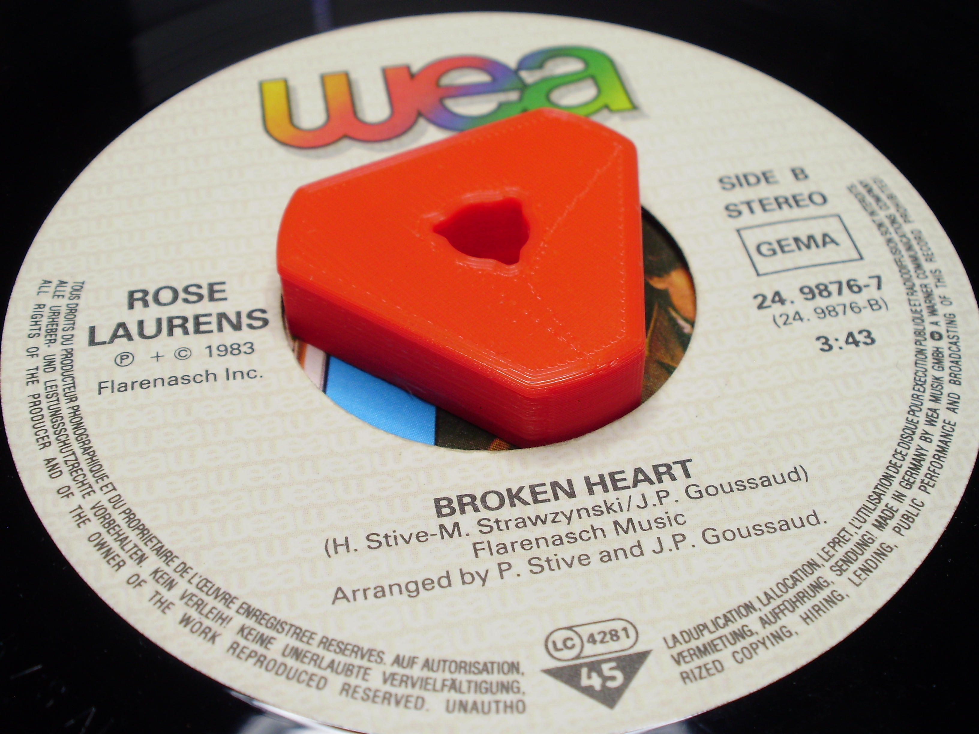 45rpm 7" "Triangle" singles adapter