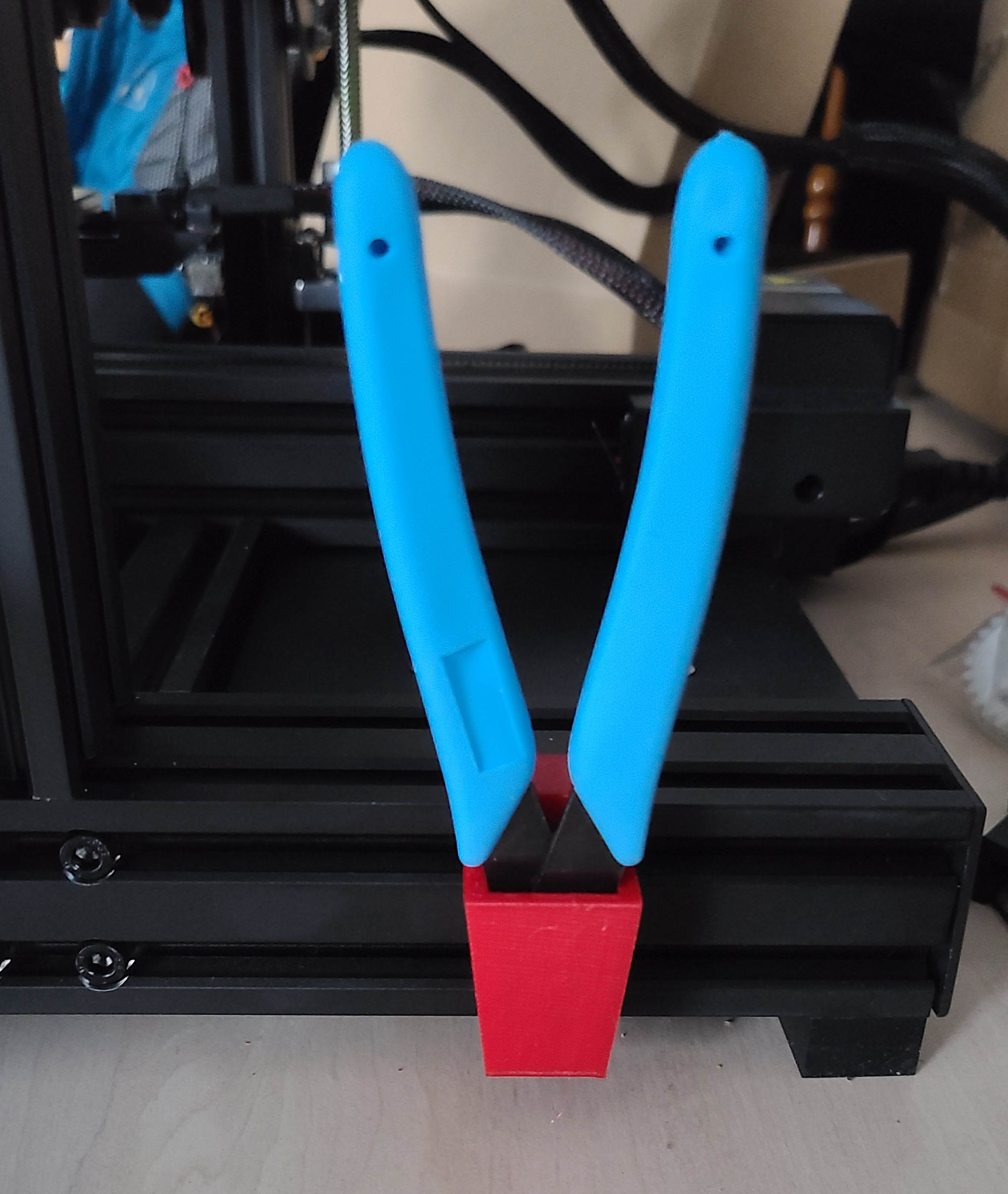 Flush cut pliers support for Ender 3 V2