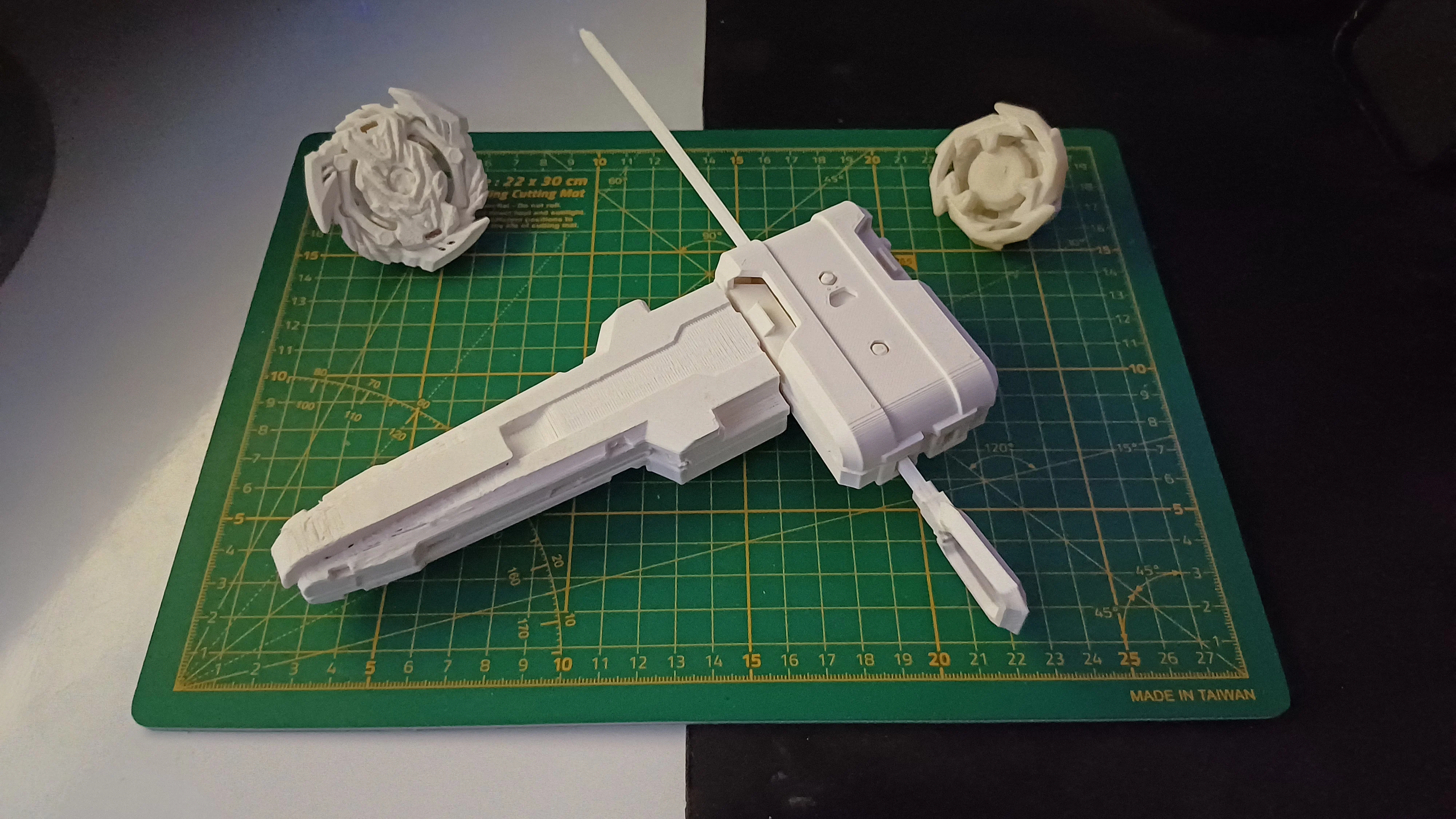BEYBLADE X -CUSTOM- DUAL SPIN WINDER LAUNCHER