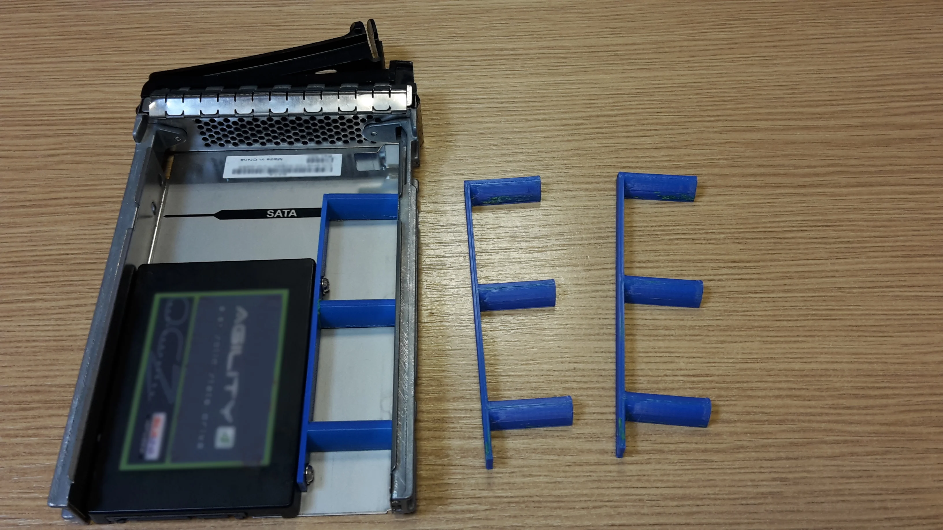 2.5 inch to 3.5 adapter for hotswap server caddies