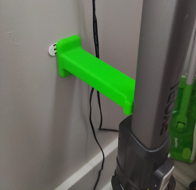 Ryobi Stick Vacuum Standoff