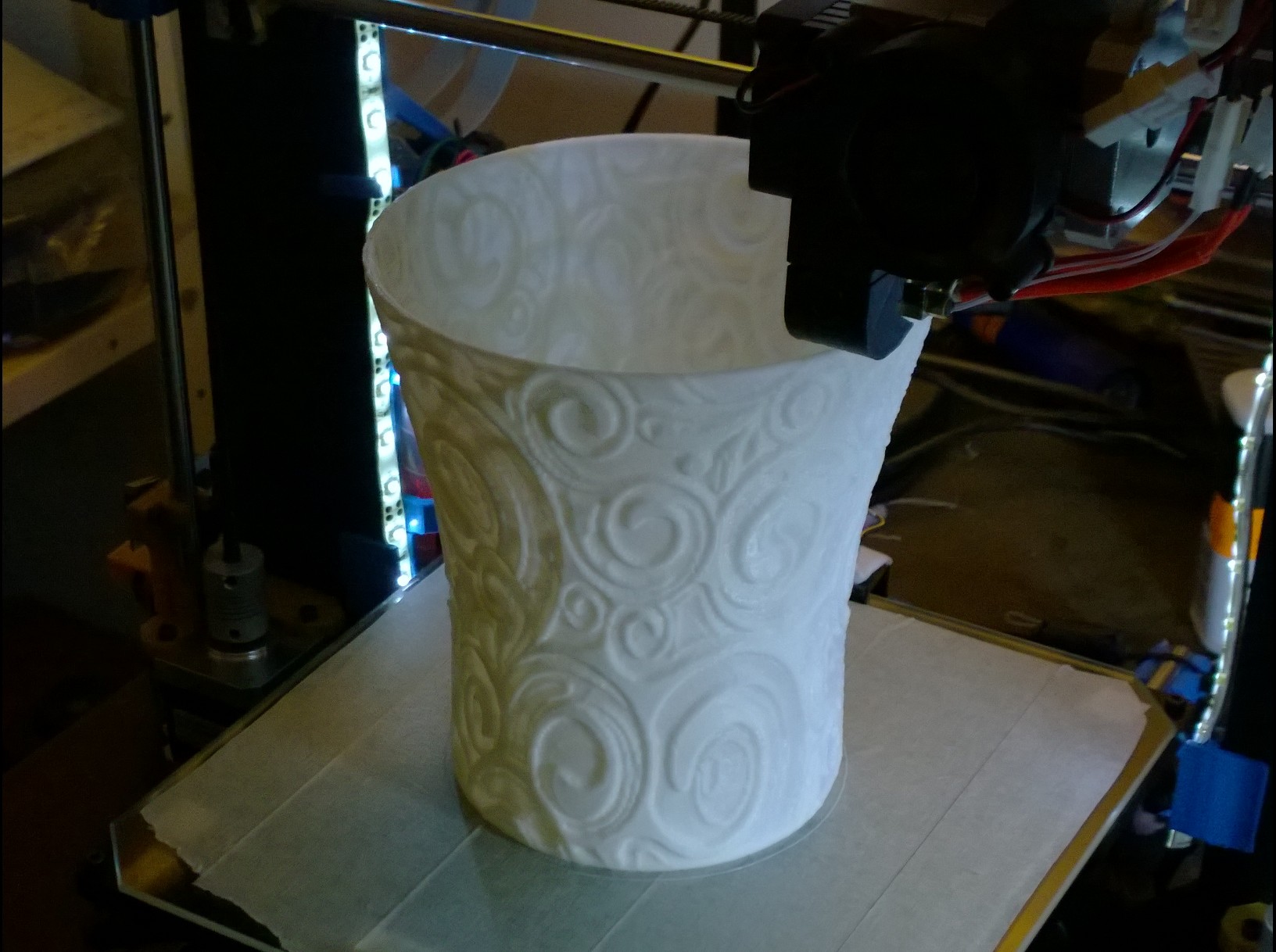 Displacement Vase 01