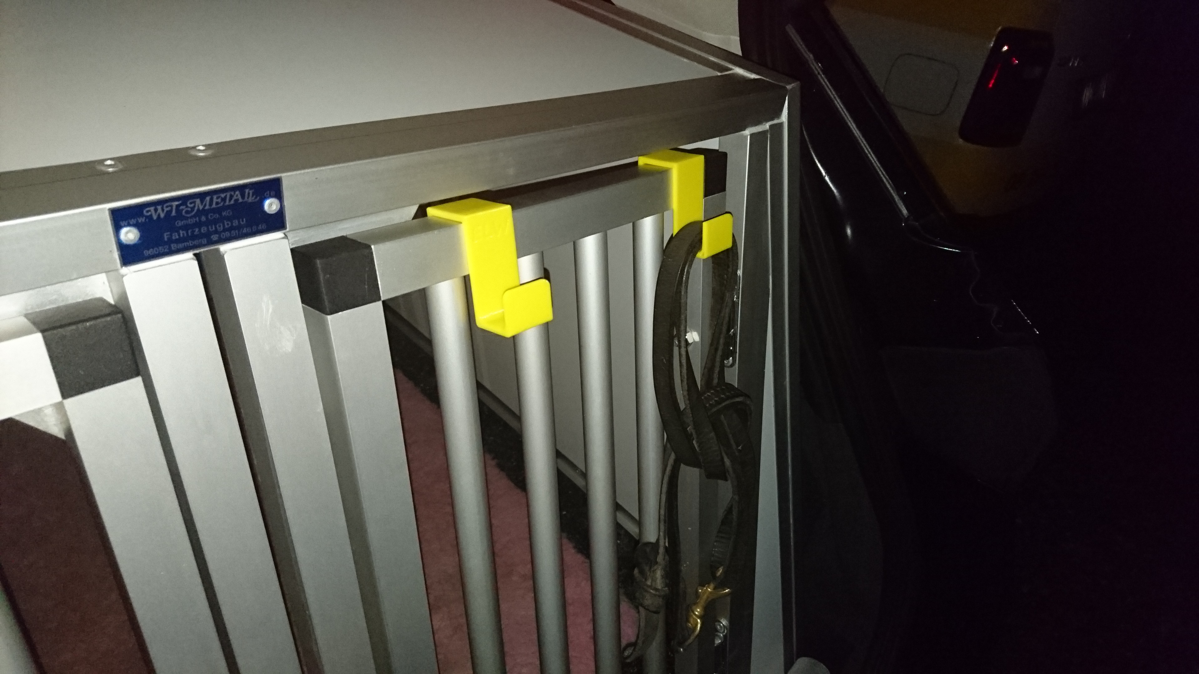 Leash hook for WT-Metall dog cage.