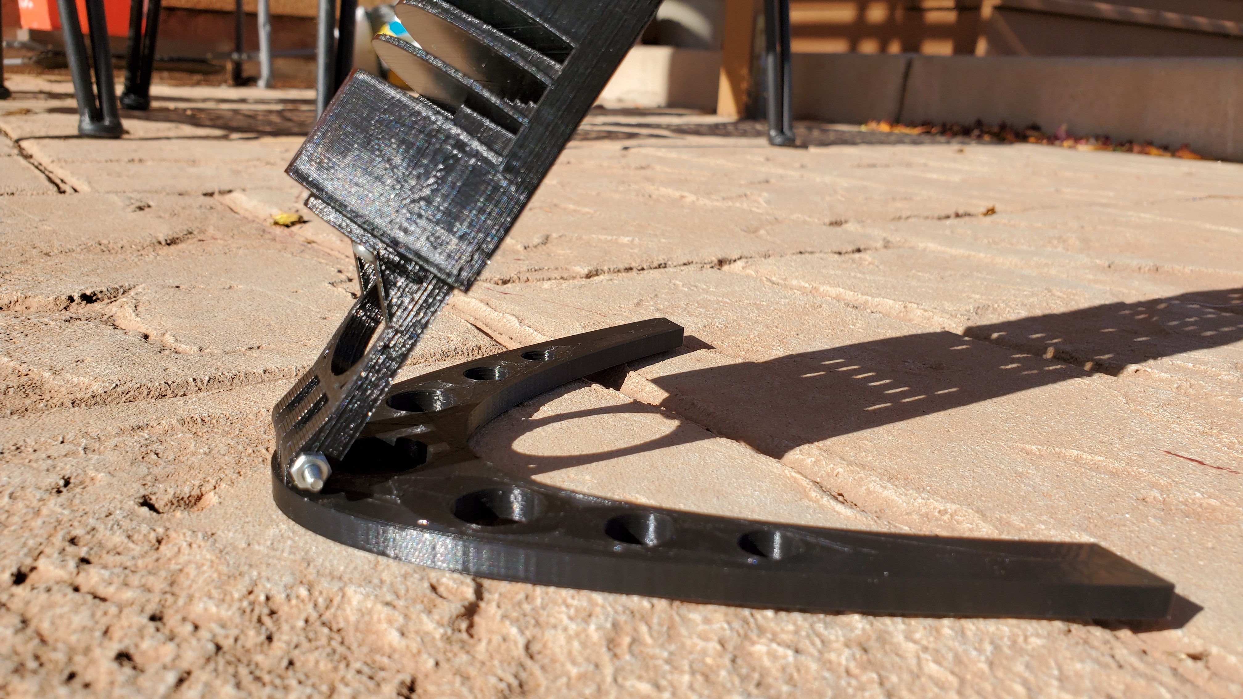 Improved pivot stand for digital sundial