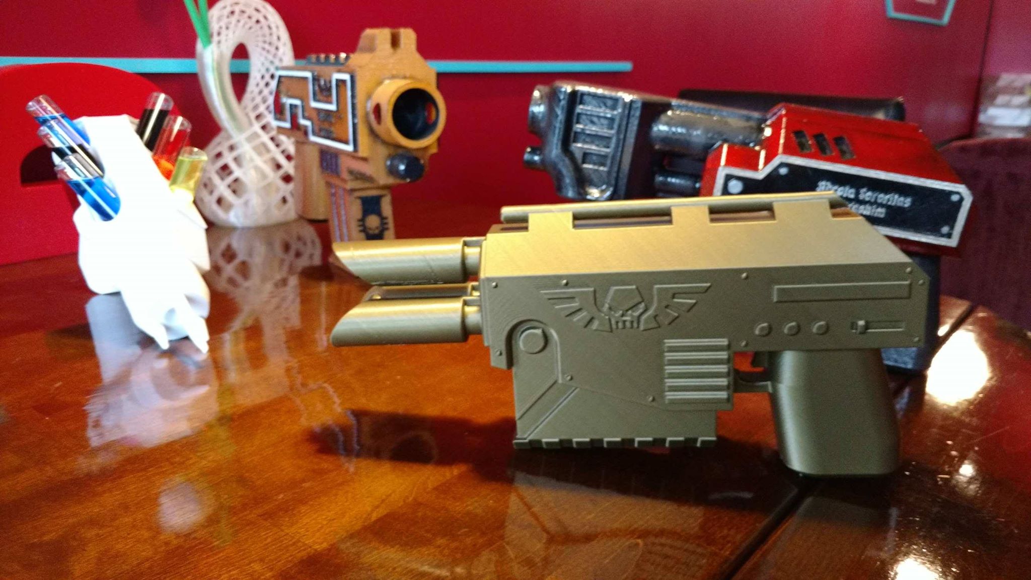 Warhammer 40k triple barrelled laspistol