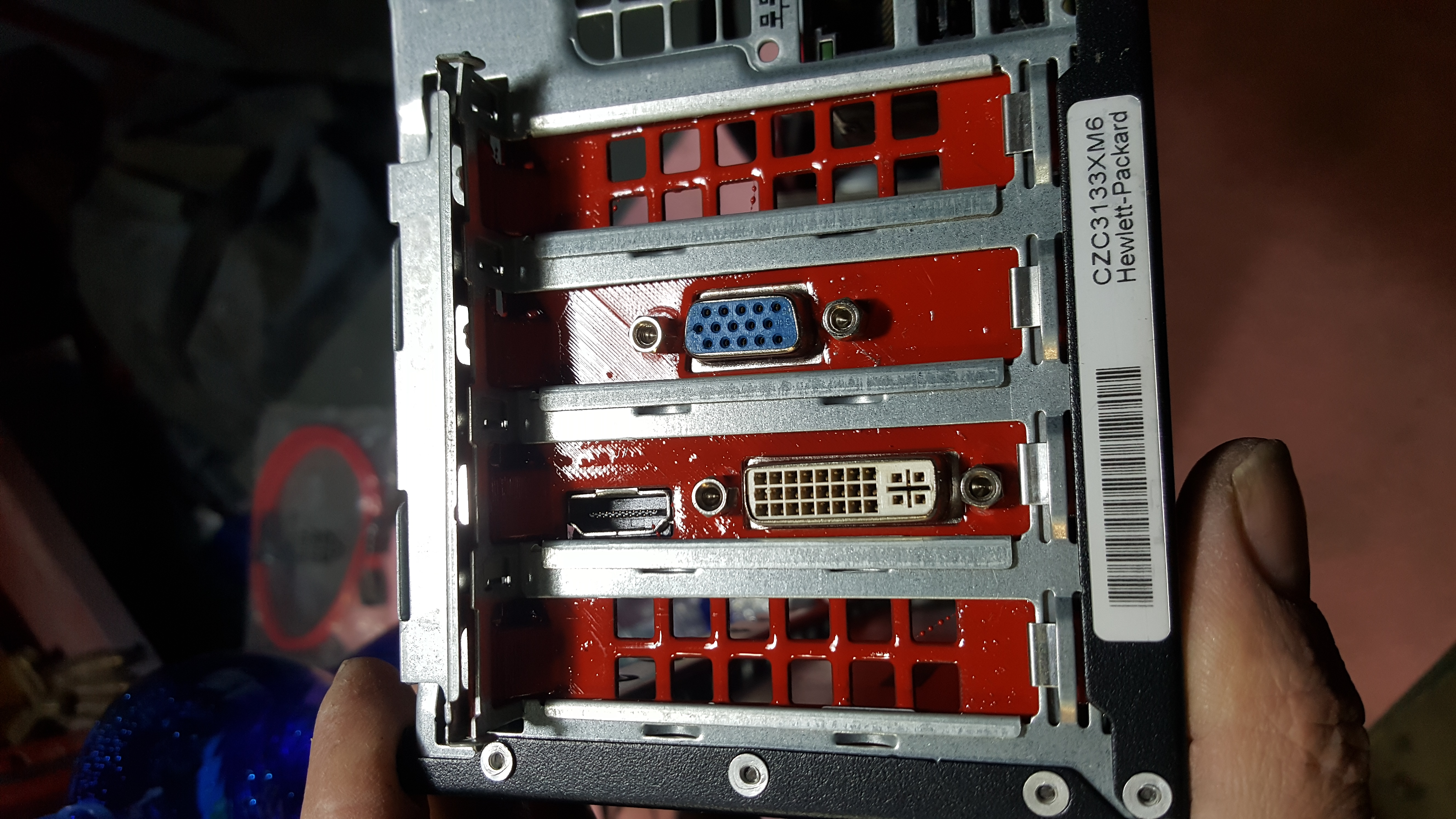 Bracket slot small form factor HP