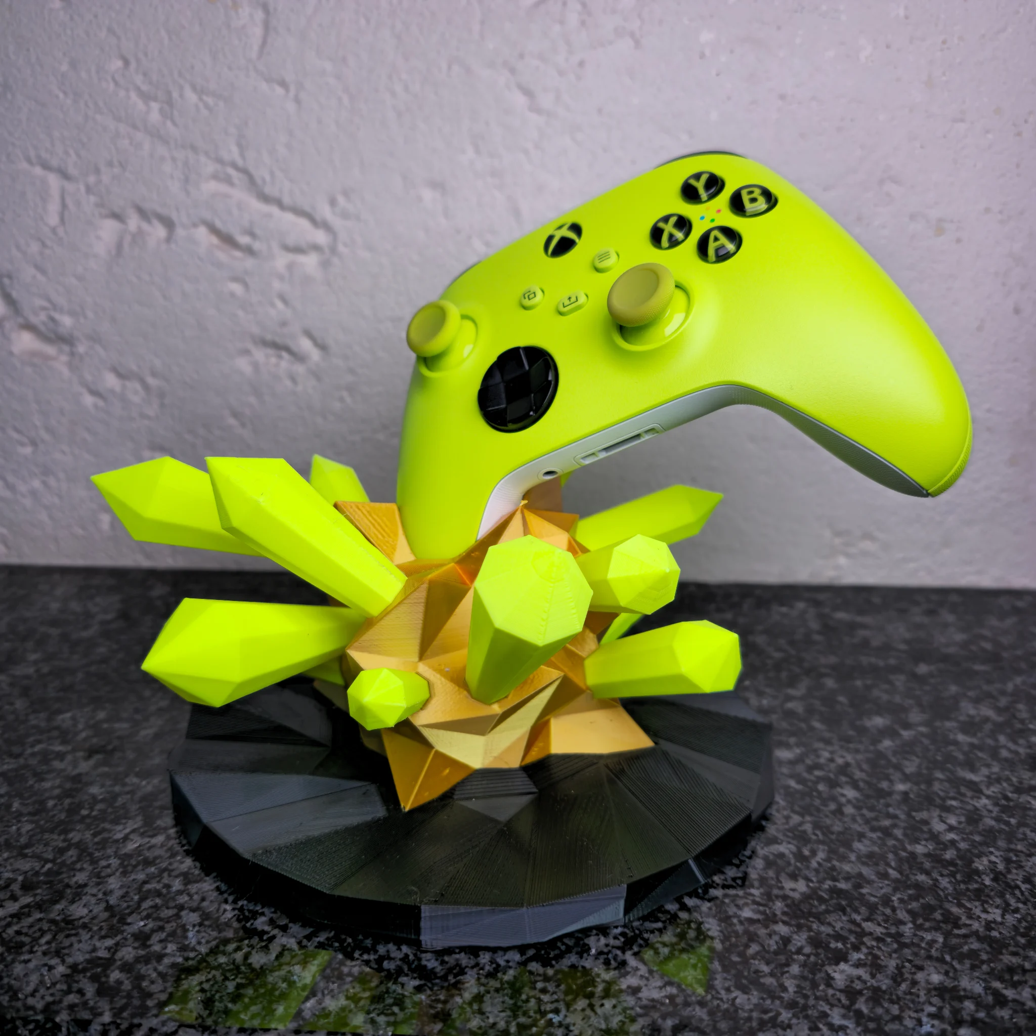 Xbox Controller Stand - Crystal Ore With Individual Crystals.
