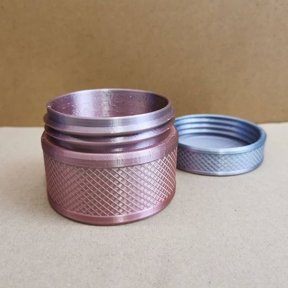 Heavy threaded container