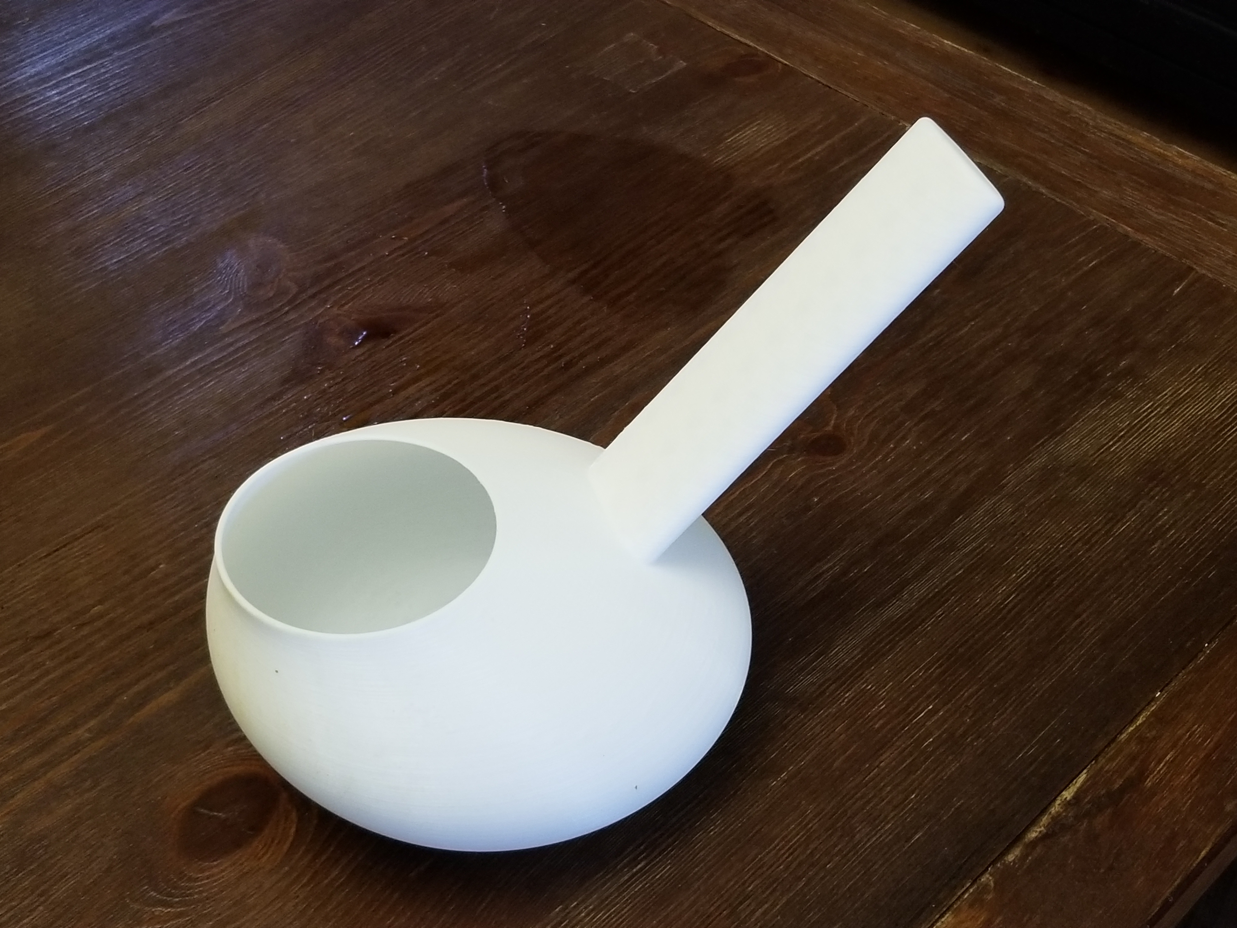 Dog and Cat Food Scoops with anti-spill design