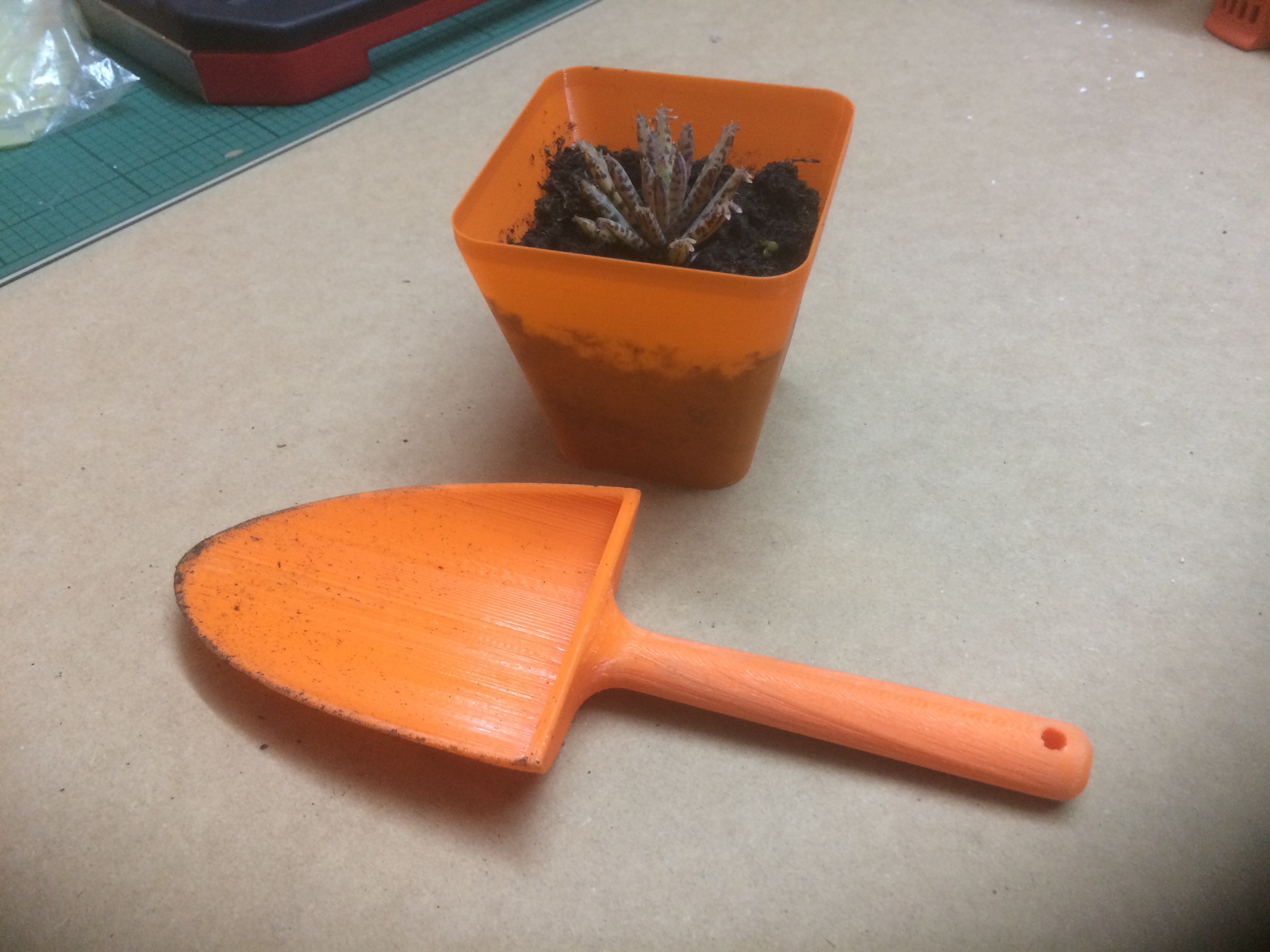 Small Trowel