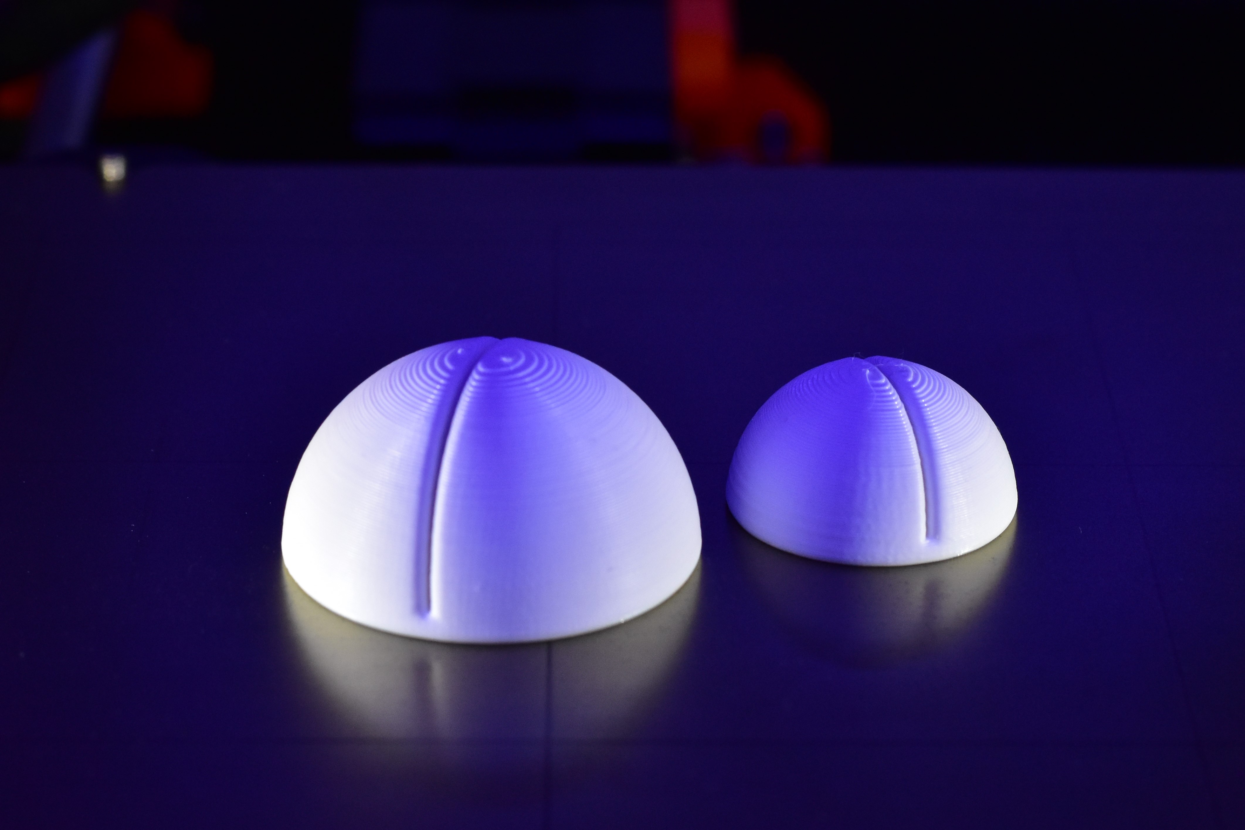 Simple photo holder - Hemisphere / ball photo stand