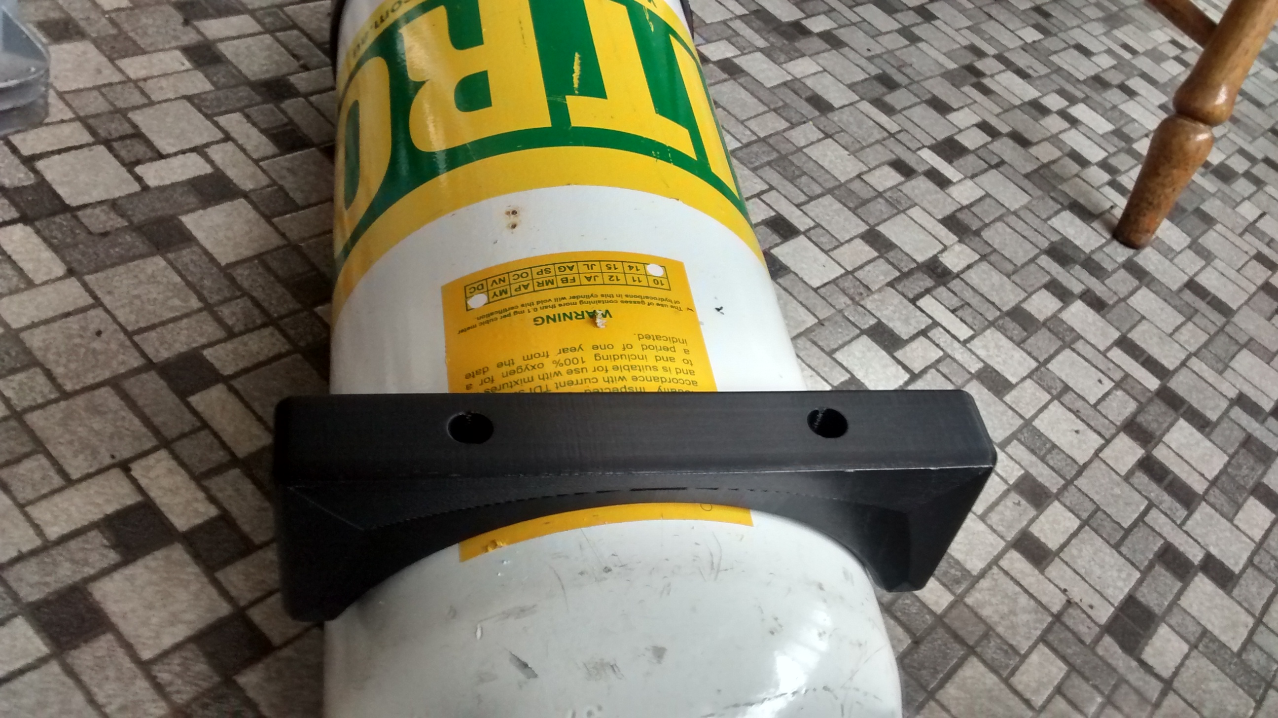 Scuba Cylinder Stay