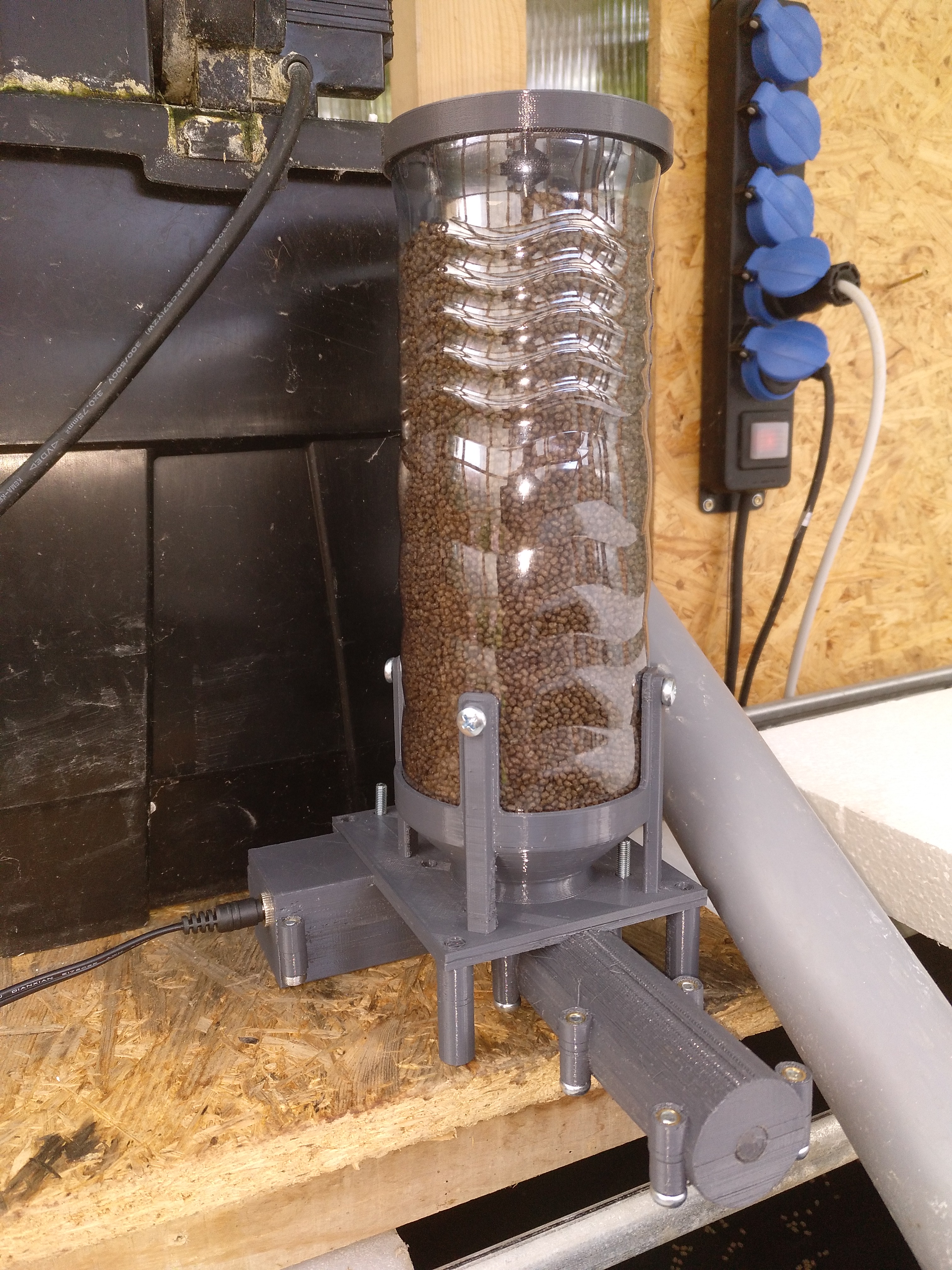 Fish Feeder