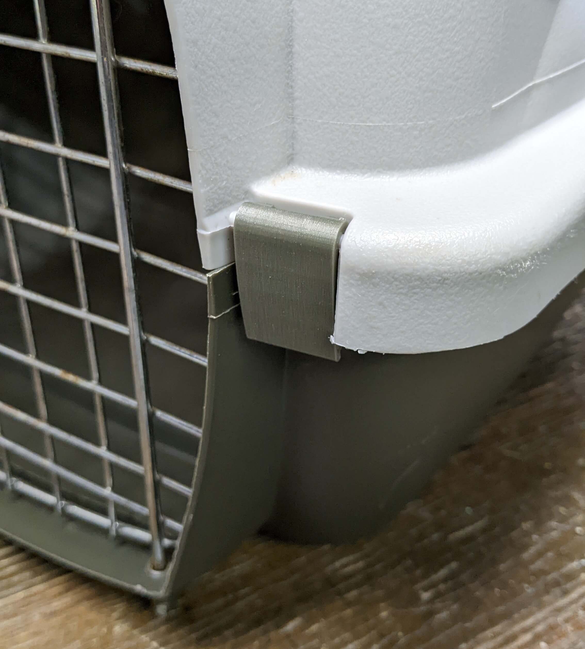 Replacement Latch for Plastic Kennels