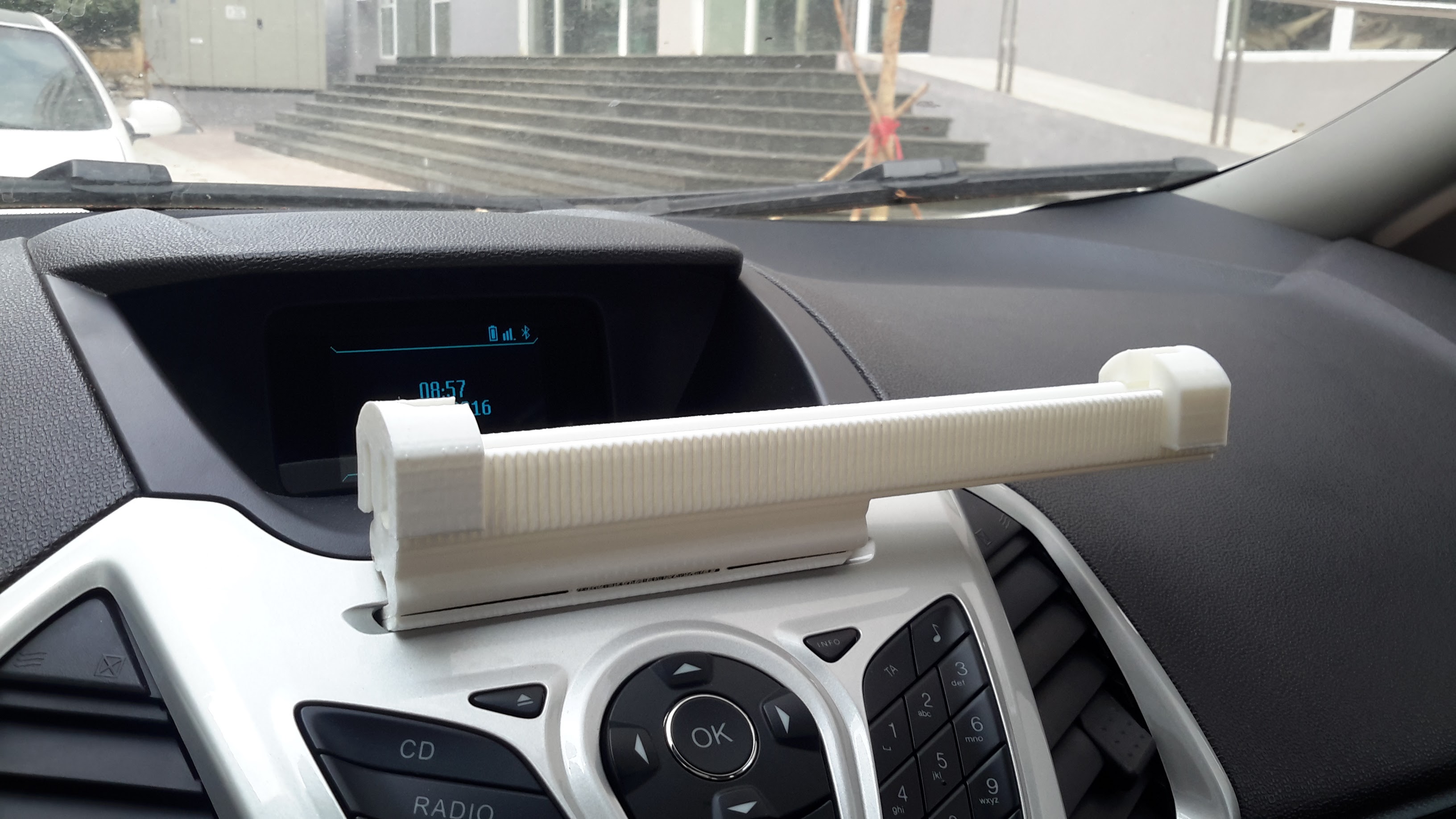 Customizable cd slot holder for phone & tablet - in Ford Fiesta & Ford Ecosport