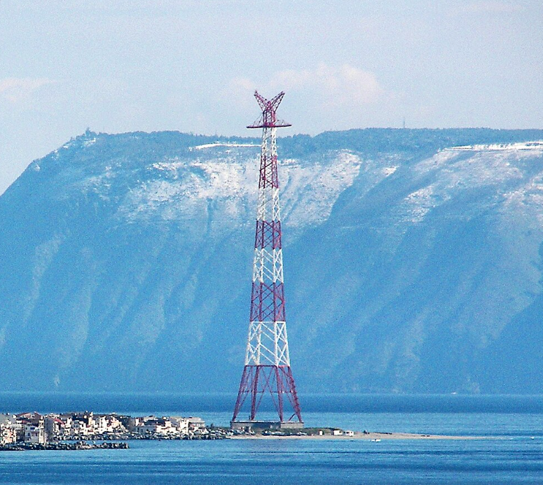 Pilone di Torre Faro - Stretto di Messina