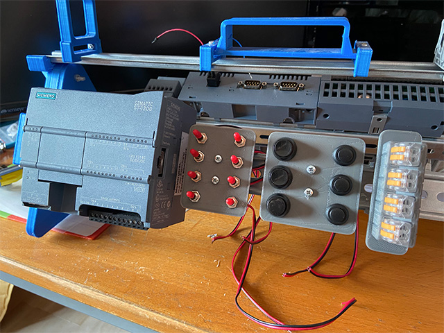 Panel for automation experiments with PLC